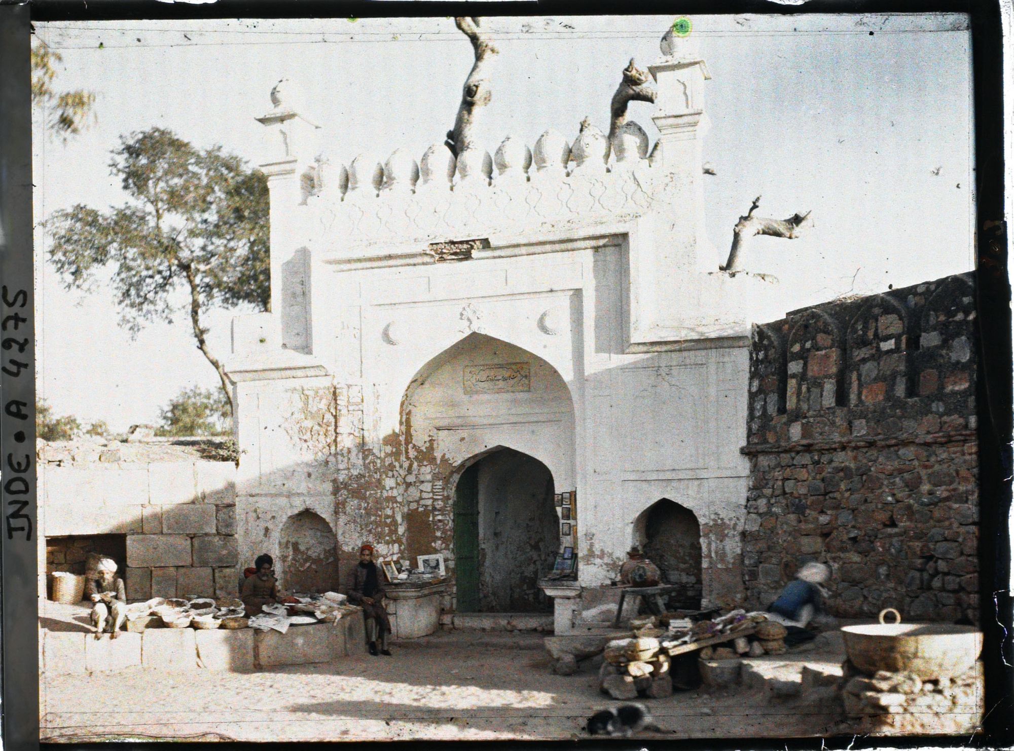 Image représentant L'entrée du dargâh de Nizamuddin