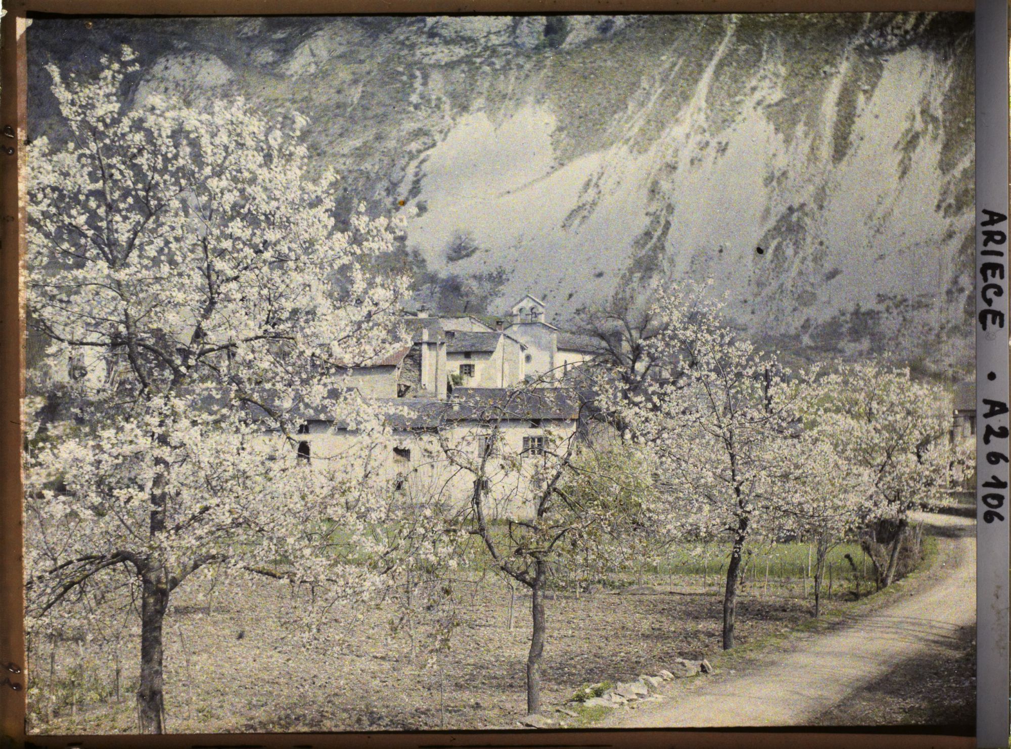 Image représentant L'entrée du village