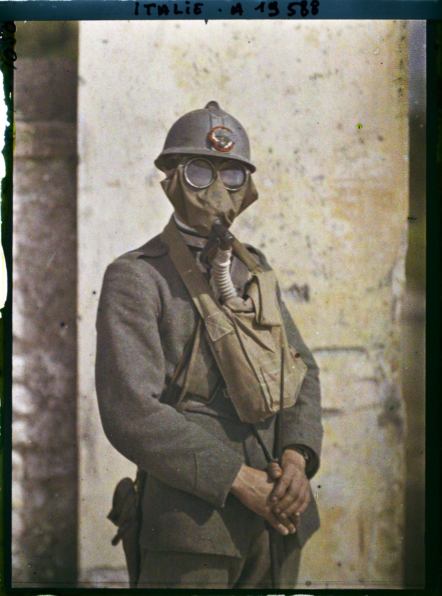 Image représentant Carabinier Italien avec son masque