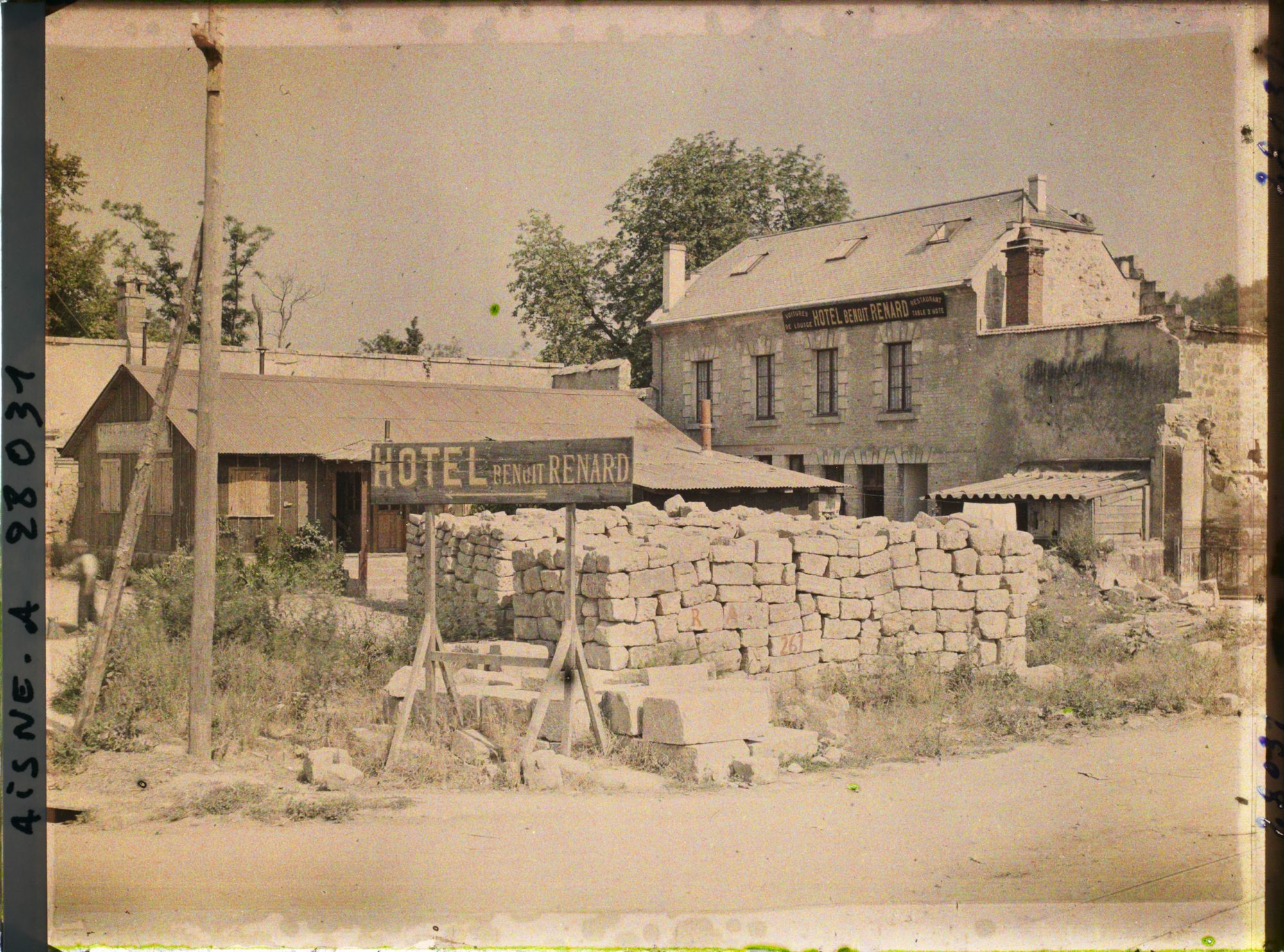 Image représentant France, Vailly, Un hôtel reconstruit