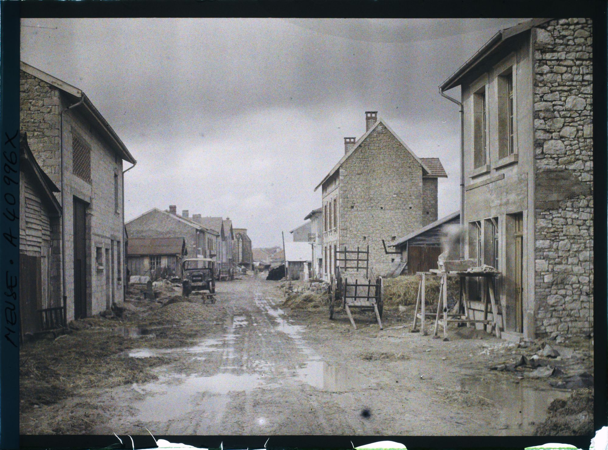 Image représentant France, Varennes, Route de Cheppy