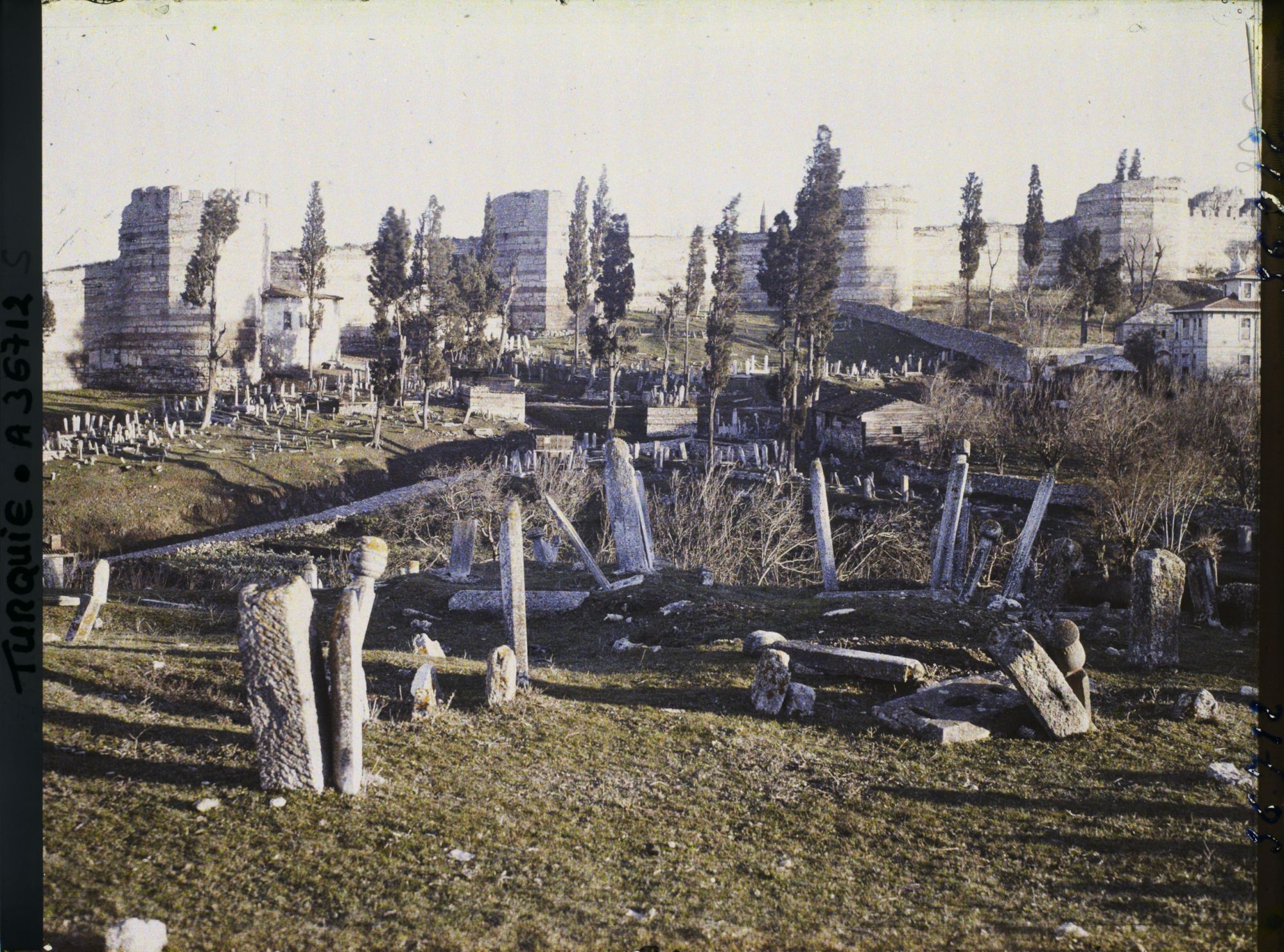 Image représentant Turquie, Constantinople, La Porte oblique et le Cimetière