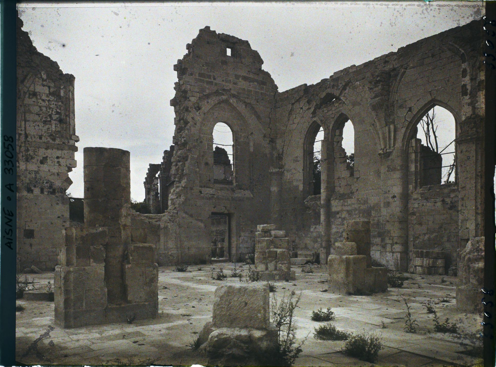 Image représentant France, Coucy le Château, Ruines de l'Eglise