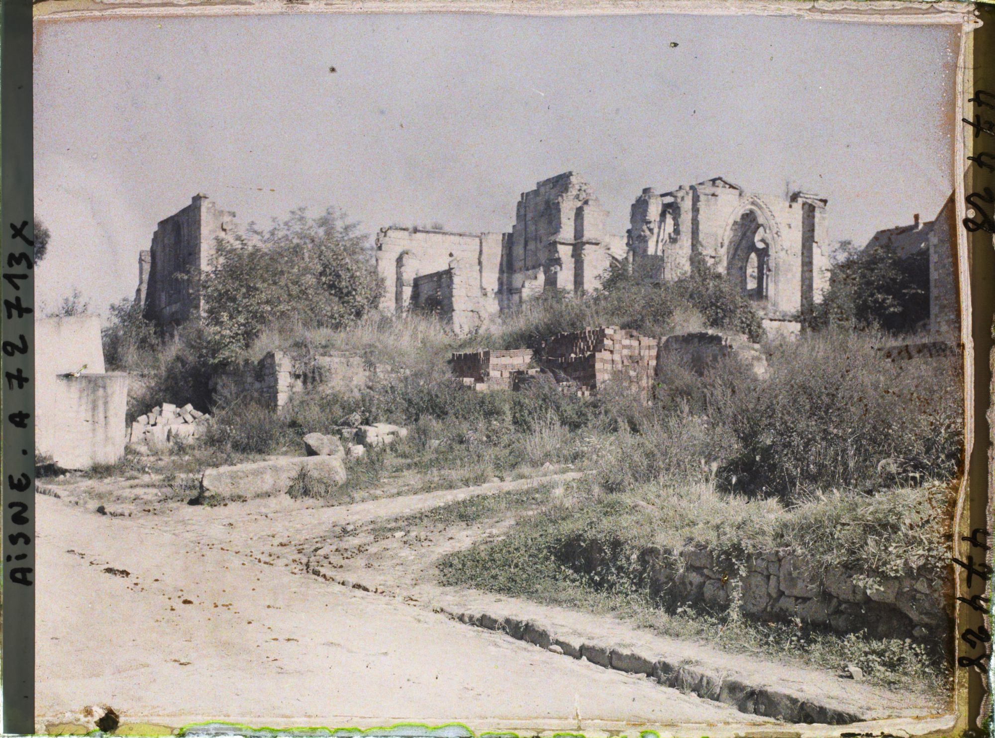 Image représentant Les ruines de l'église
