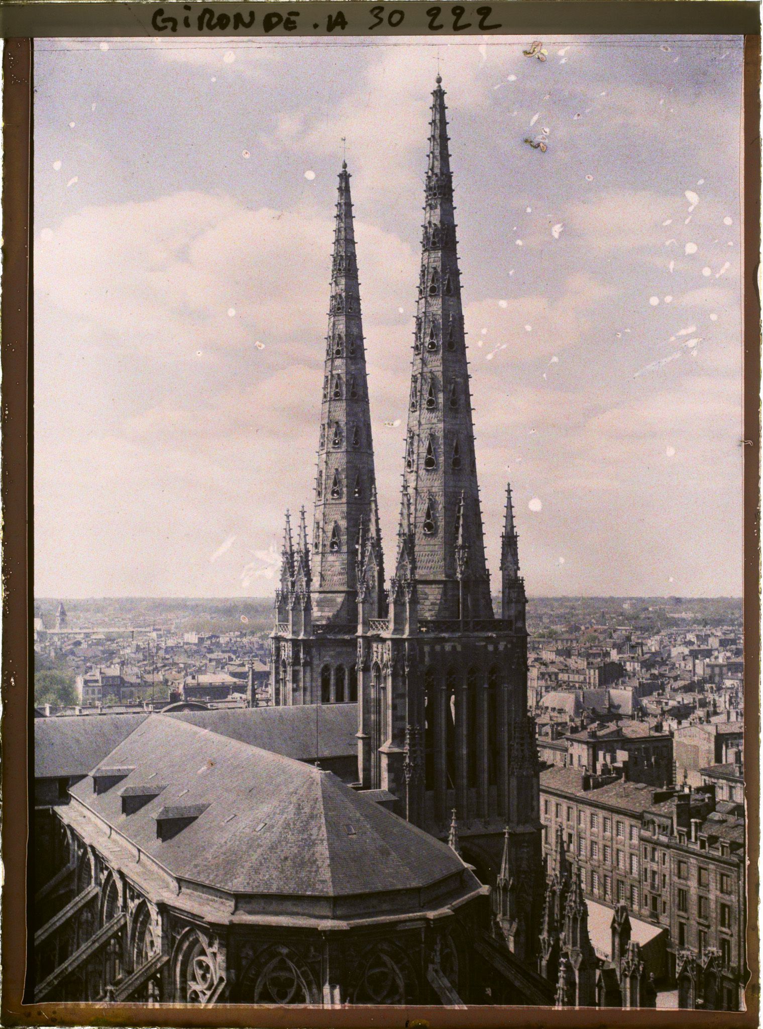 Image représentant France, Bordeaux, Tours de la Cathédrale, Vue prise de la Tour Pey Berland.