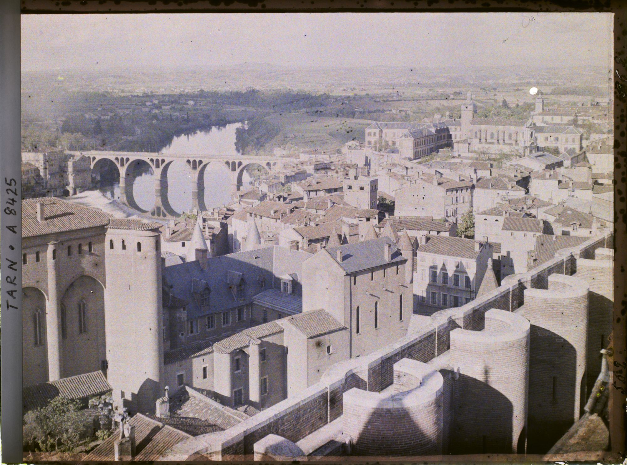 Image représentant Panorama sur la ville et le pont neuf