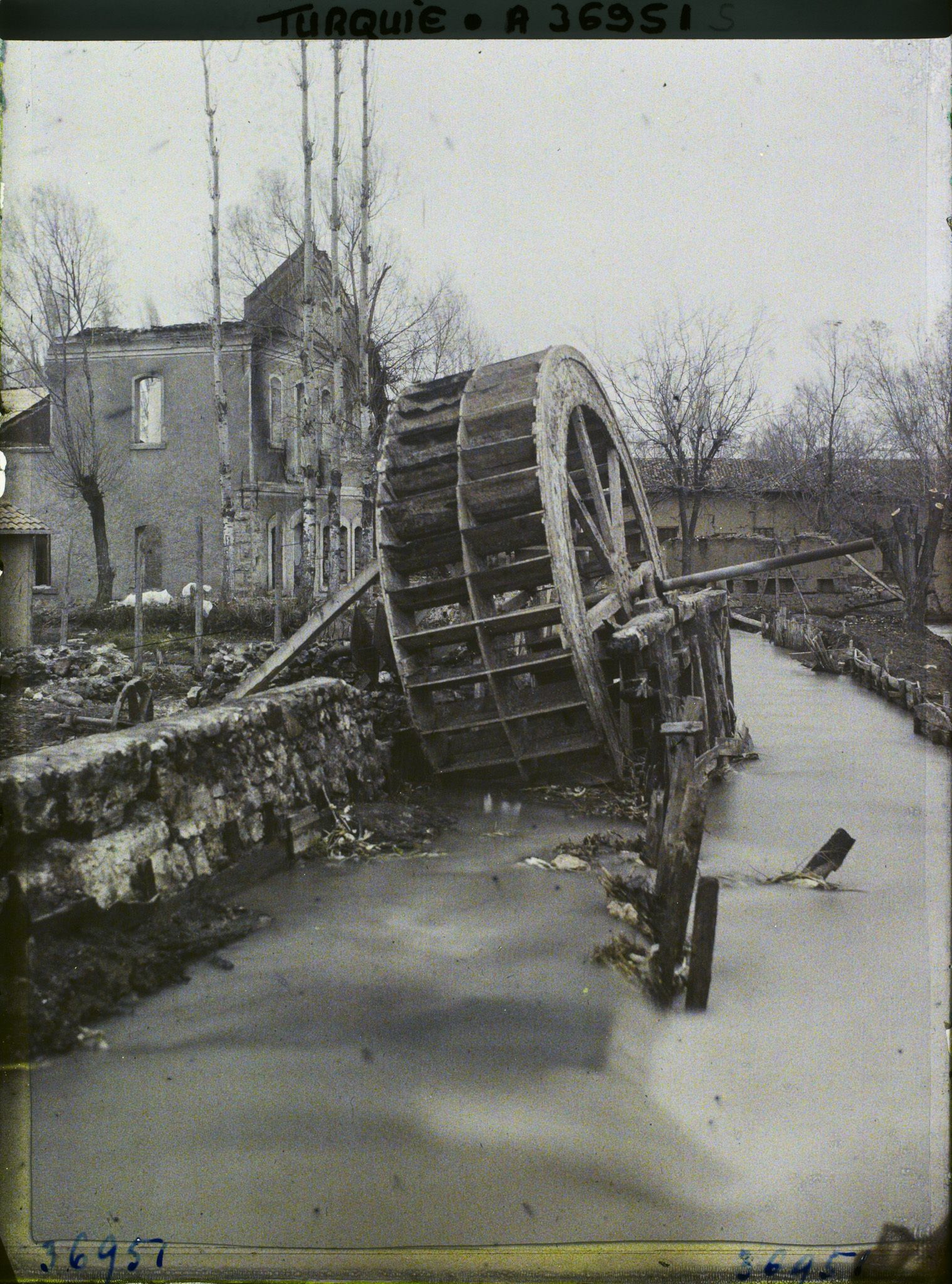 Image représentant Turquie, Eski-Ckehir, Moulin dynamité