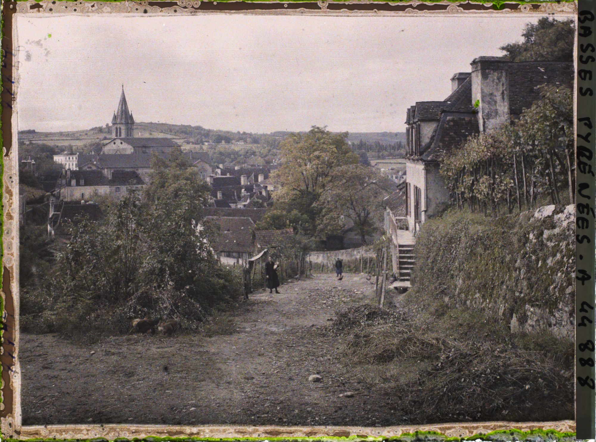 Image représentant France, Orthez, Vue d'ensemble vers le faubg de Départ, prise des Remparts de Gaston Phœbus