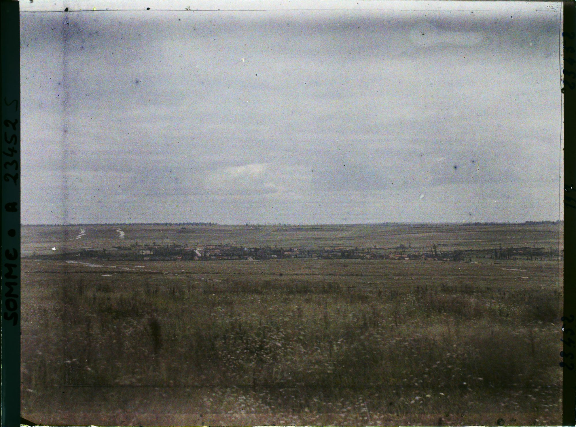 Image représentant France, Bouchavesnes, Panorama du Village d'Allaines vers le bois de l'Epinette Feuillaucourt