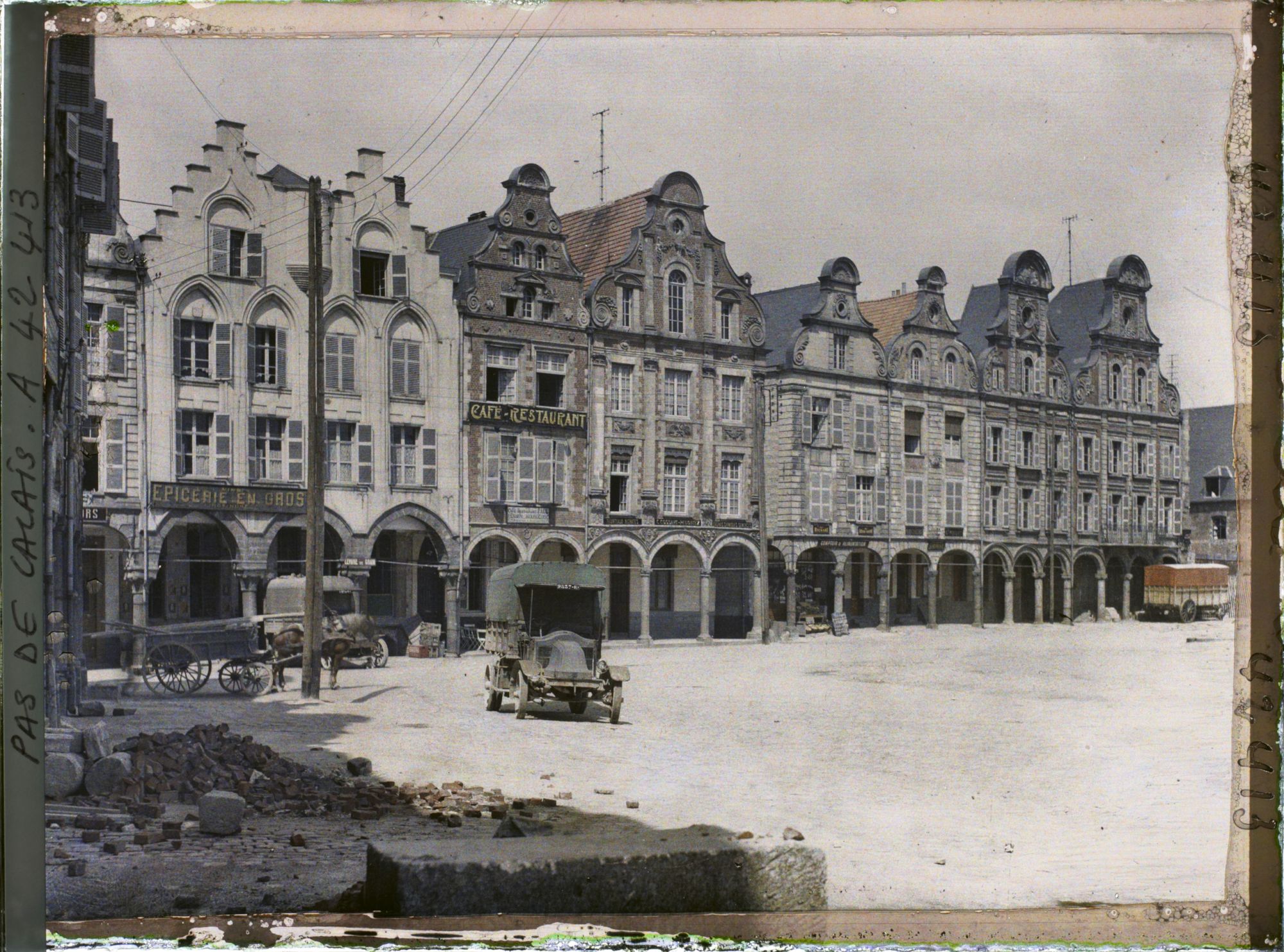Image représentant France, Arras, Grande Place vers le Nord