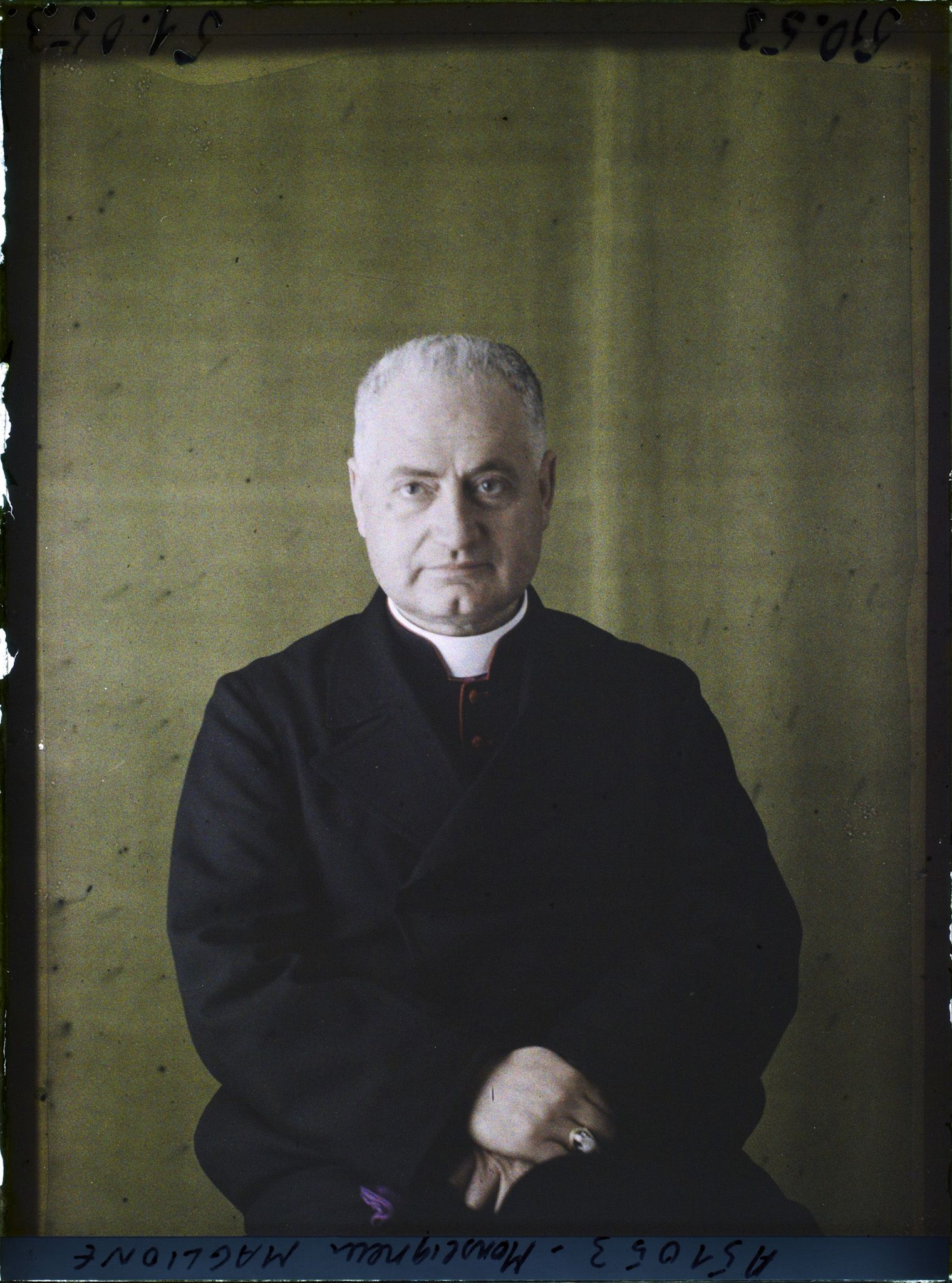 Image représentant Le nonce apostolique  https://musee-albert-kahn.s-museum.fr/home/NWQ2OTAwYzNmYjZlZTk1ZWQwODJmMjY4L2dlbmVyaWMtbm90aWNlLXRhYi9hdXRob3JpdHkvNjE3YTc5ZjVjZjhiODk2OGIzMzM3ZDIx/5d6900c3fb6ee95ed082f268/generic-notice-tab/authority/617a79ebcf8b8968b333731a Luigi Maglione