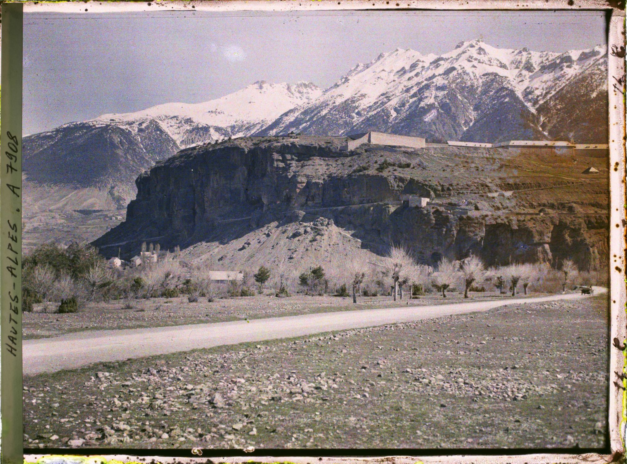 Image représentant Le rocher de Mont Dauphin
