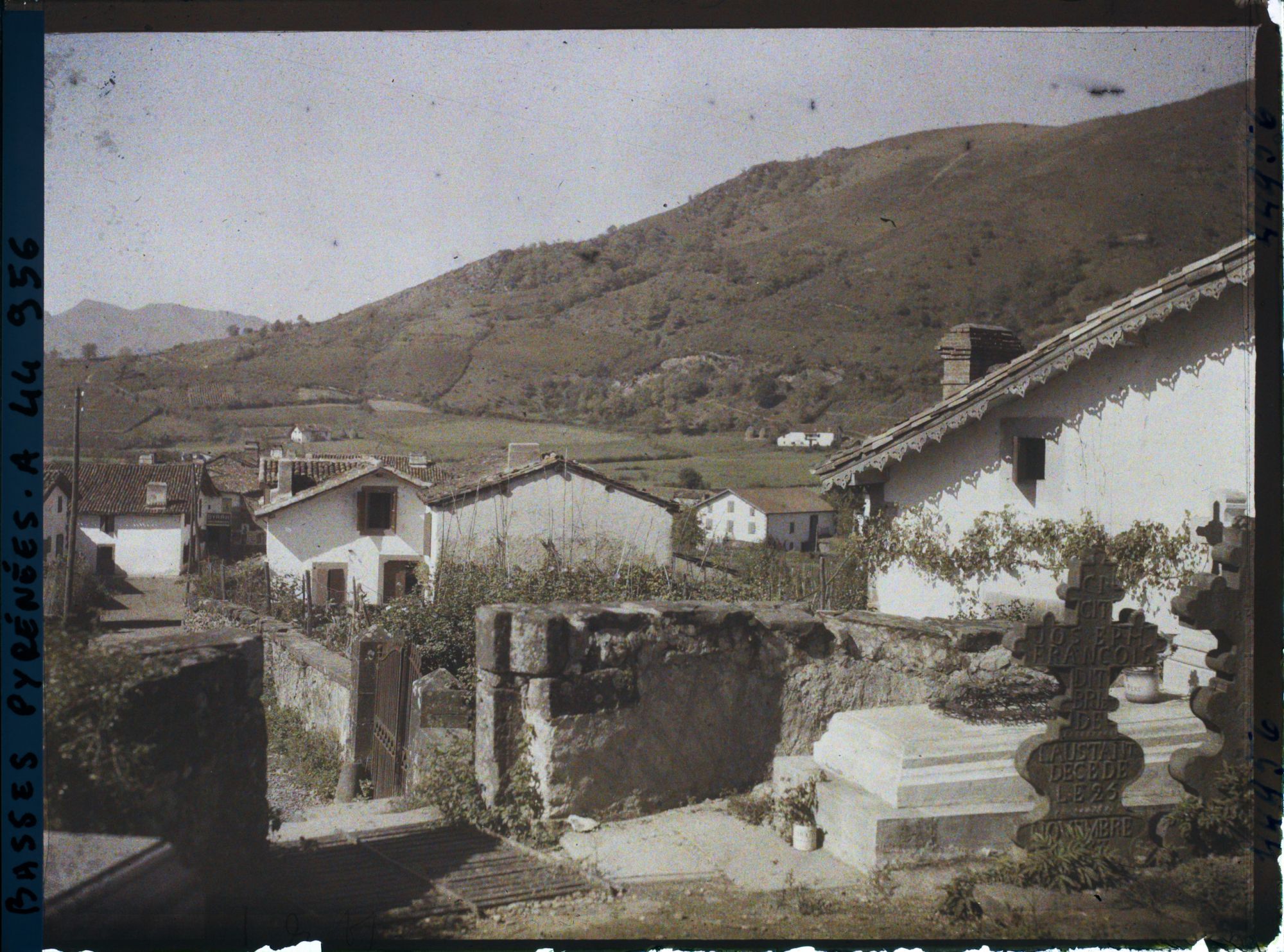 Image représentant France, Ispoure, Vue prise du Cimetière vers le Village