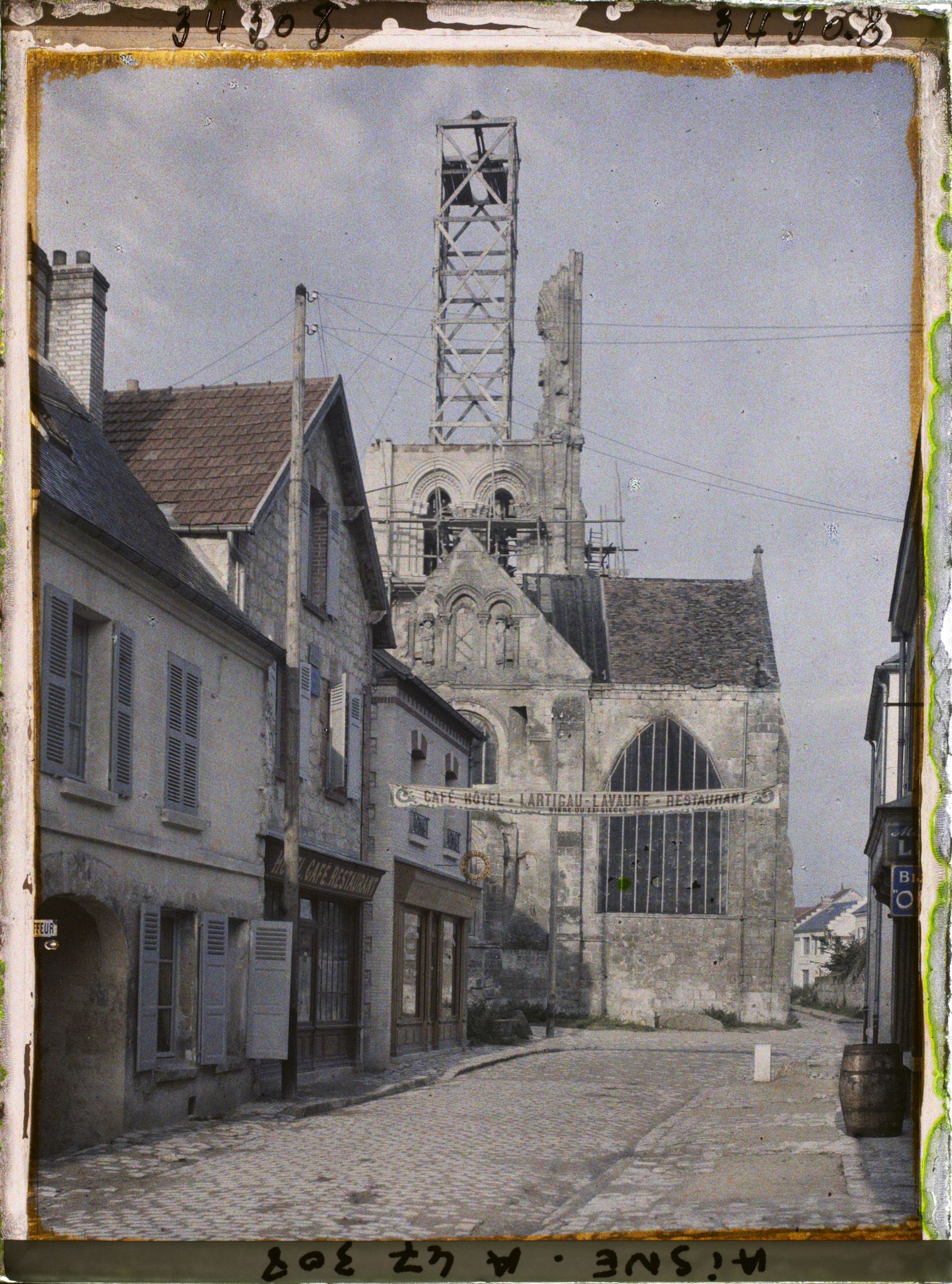 Image représentant France, Vailly, Eglise en restauration l'Abside