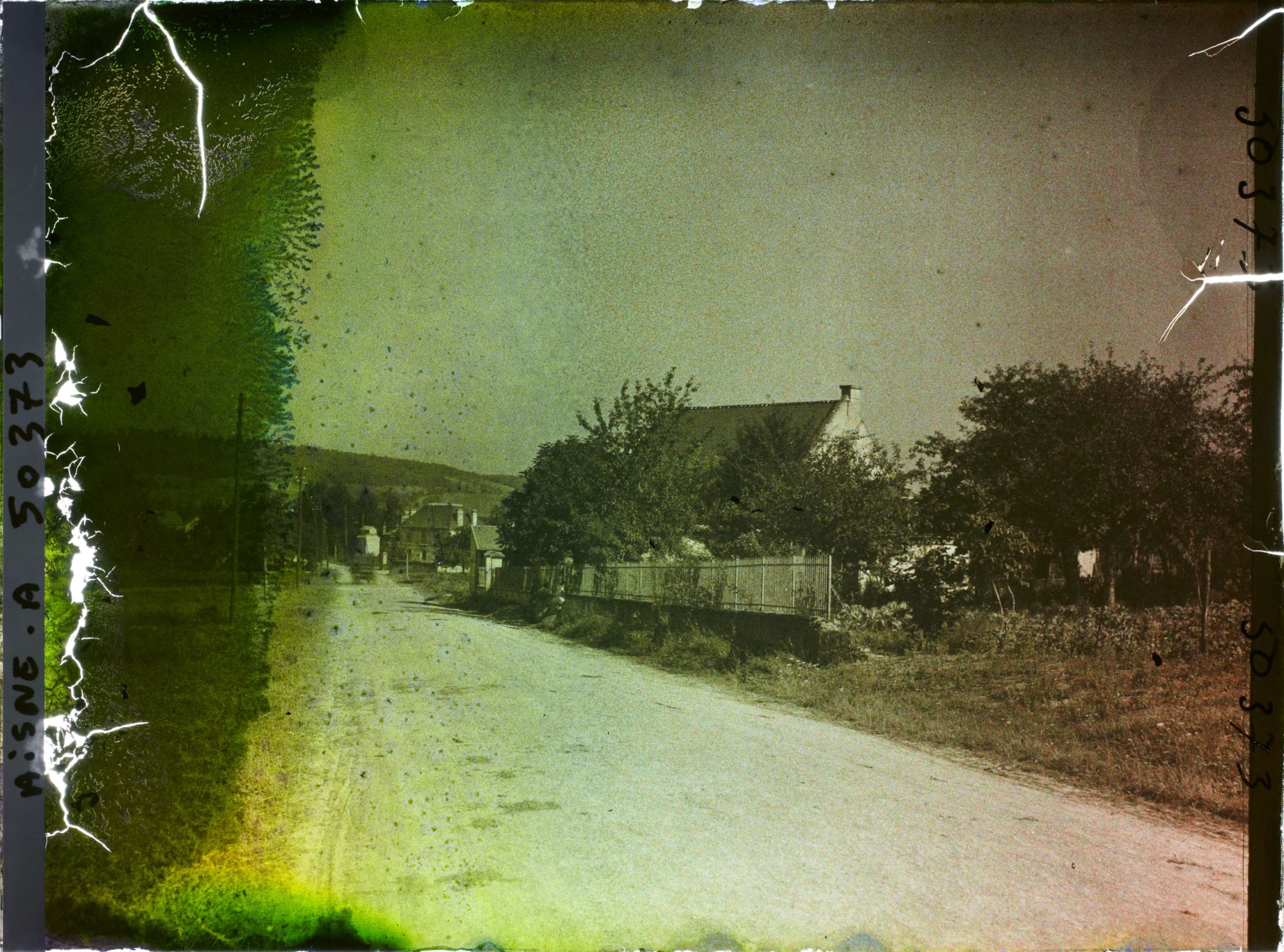 Image représentant France, St Christophe à Berry, Entrée Sud du Village
