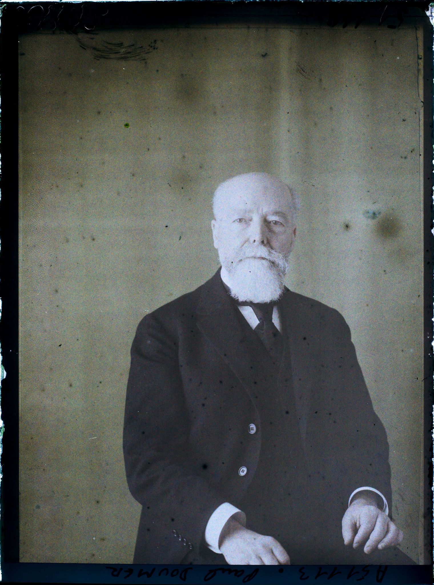 Image représentant Monsieur  https://musee-albert-kahn.s-museum.fr/home/NWQ2OTAwYzNmYjZlZTk1ZWQwODJmMjY4L2dlbmVyaWMtbm90aWNlLXRhYi9hdXRob3JpdHkvNjE3YTc5ZjVjZjhiODk2OGIzMzM3ZDIx/5d6900c3fb6ee95ed082f268/generic-notice-tab/authority/617a79ebcf8b8968b3336675 Paul Doumer