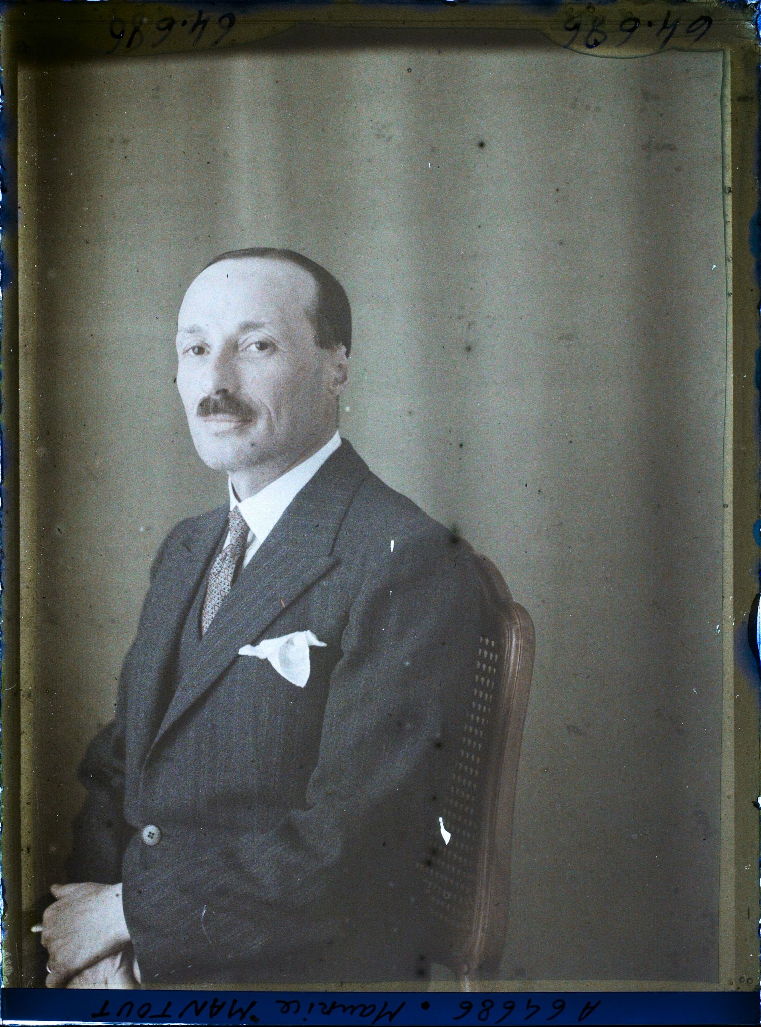 Image représentant https://musee-albert-kahn.s-museum.fr/home/NWQ2OTAwYzNmYjZlZTk1ZWQwODJmMjY4L2dlbmVyaWMtbm90aWNlLXRhYi9hdXRob3JpdHkvNjE3YTc5ZjVjZjhiODk2OGIzMzM3ZDIx/5d6900c3fb6ee95ed082f268/generic-notice-tab/authority/617a79ebcf8b8968b333732e Monsieur Maurice Mantout