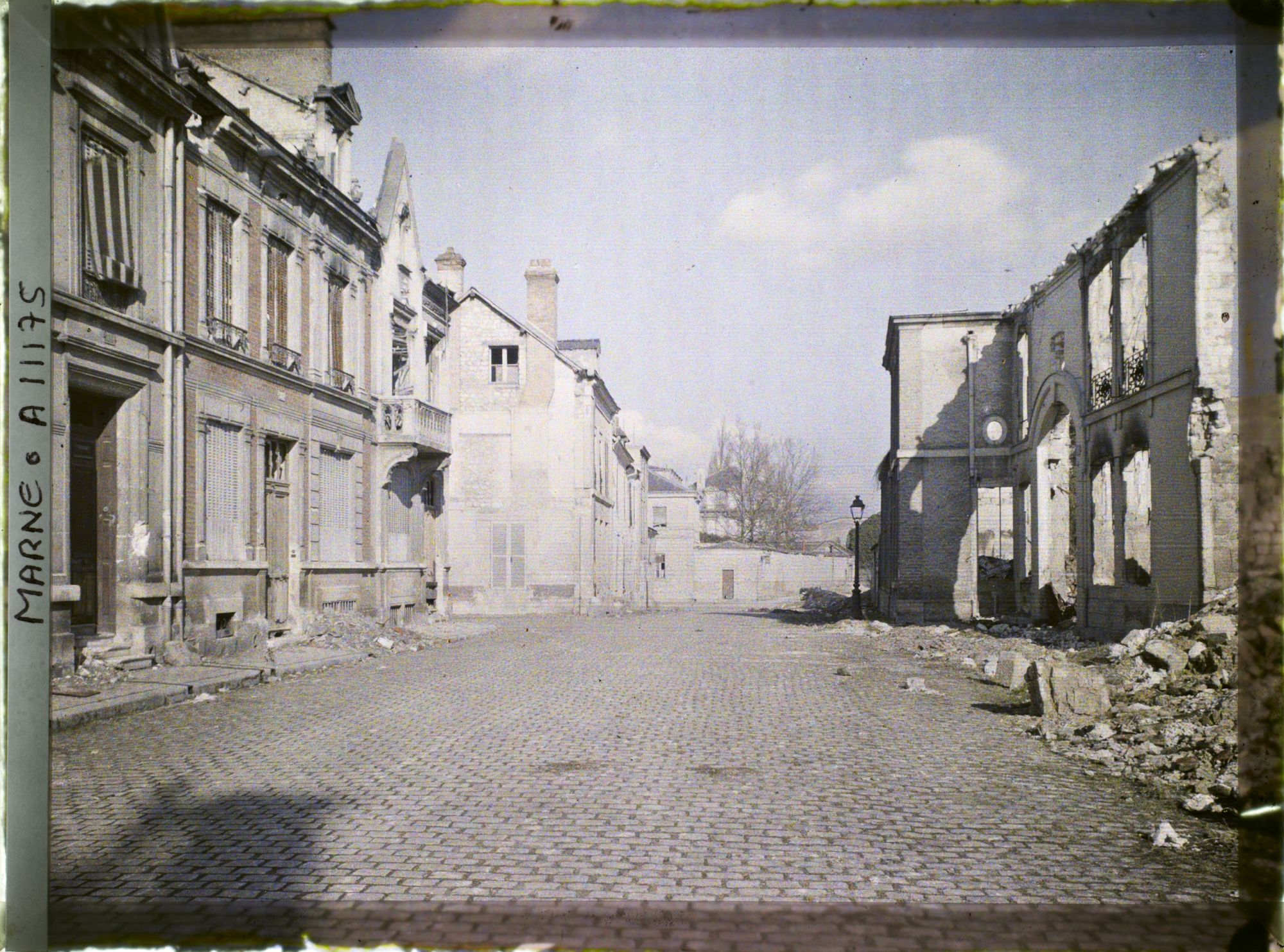 Image représentant La rue Eugène Desteuque en ruine