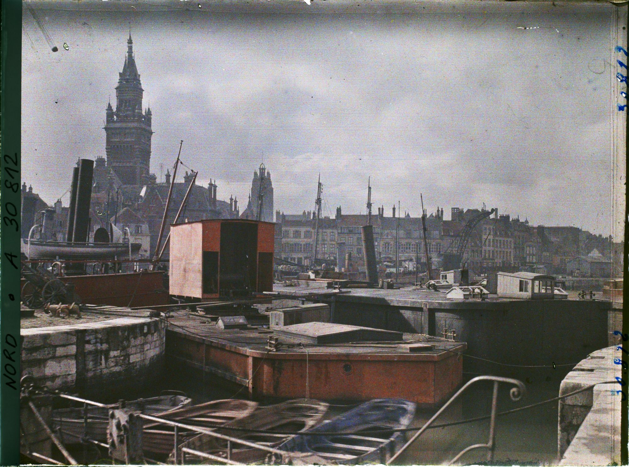 Image représentant France, Dunkerque, Les Bassins, l'Hotel de Ville et le Beffroi