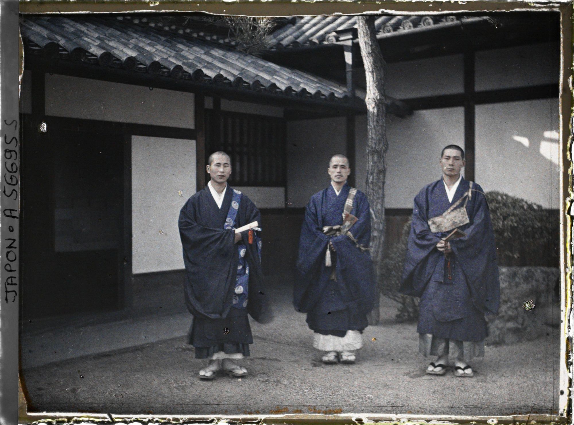 Image représentant Temple Hôryû-ji : trois moines bouddhistes