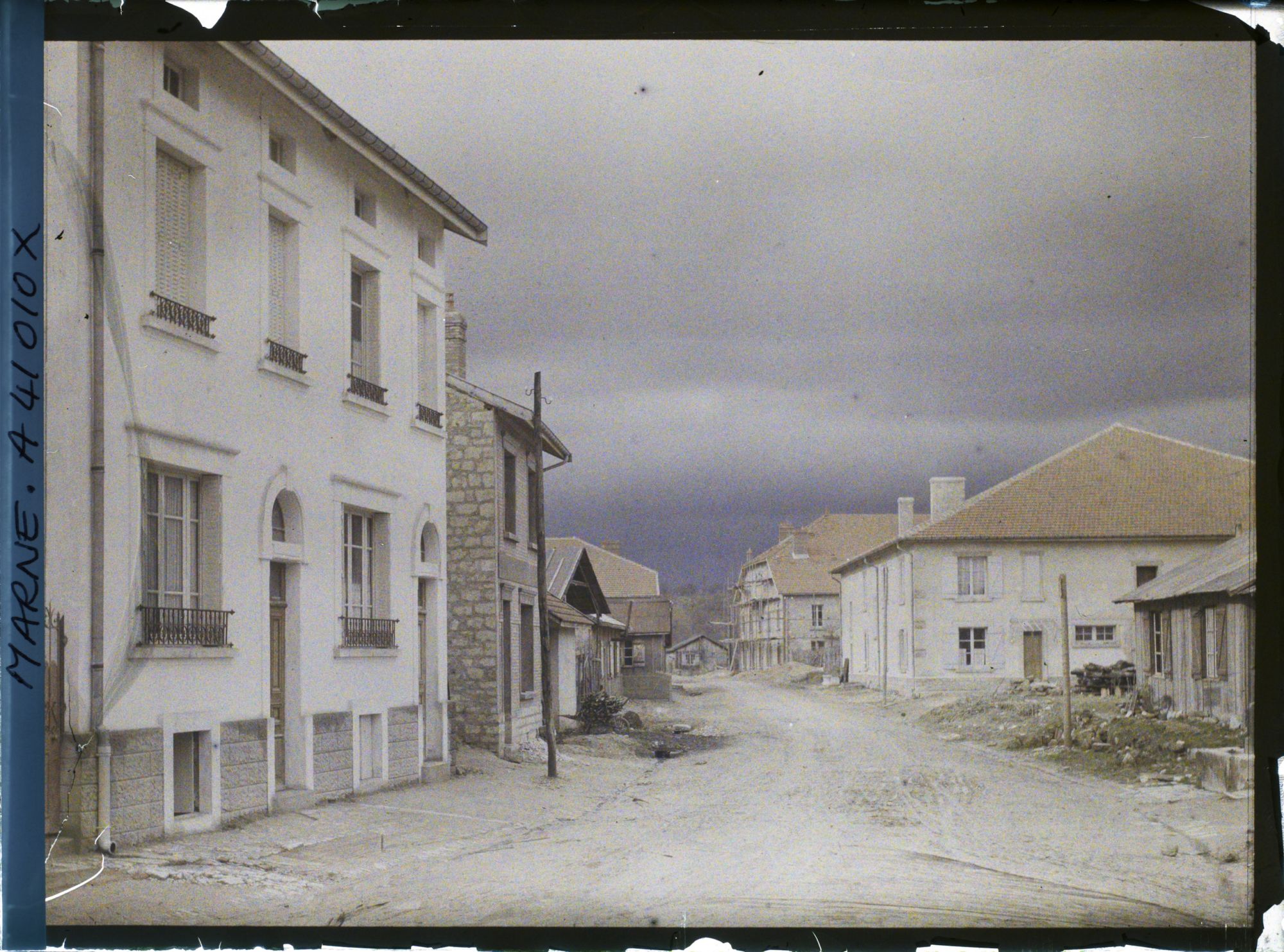 Image représentant France, Vienne le Château, Reconstructions. Vues Diverses