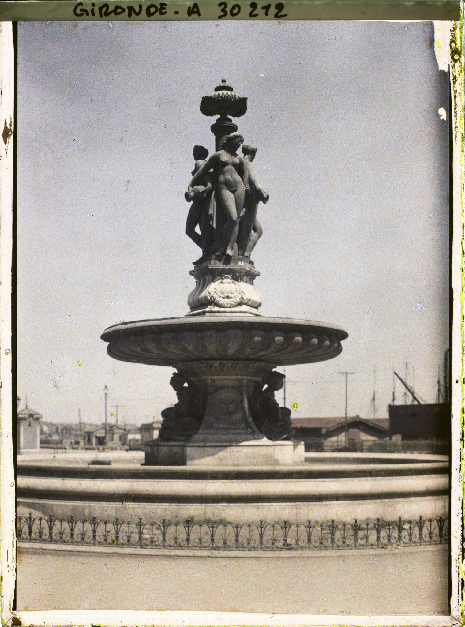 Image représentant France, Bordeaux, Fontaine des Trois Grâces