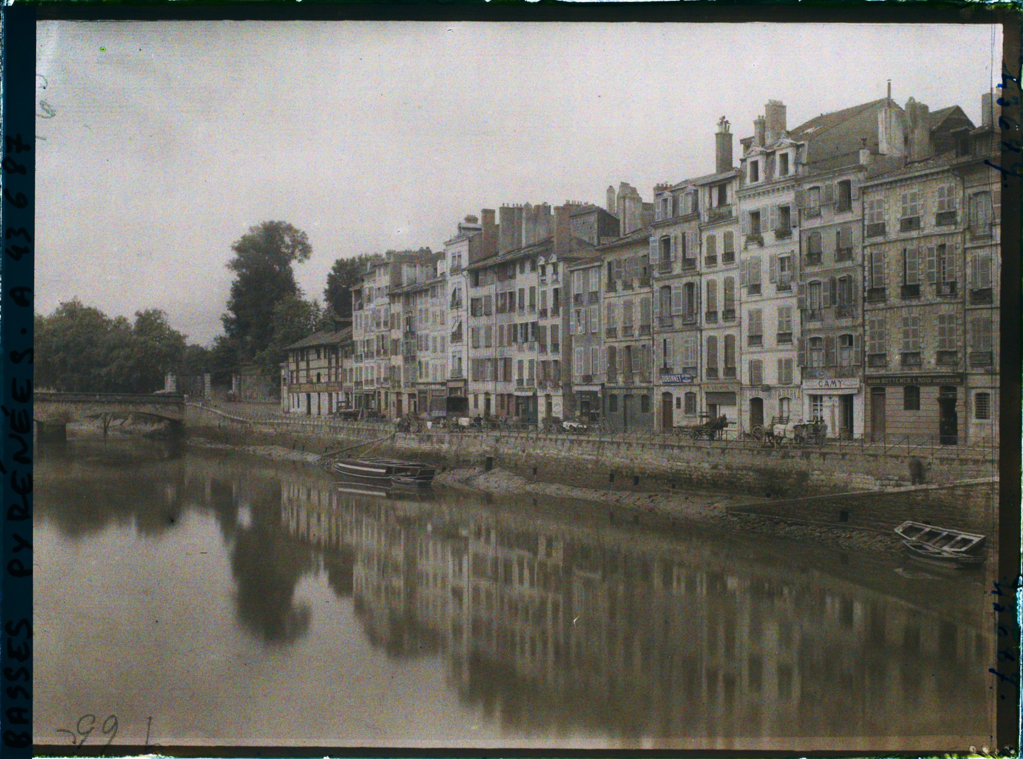 Image représentant France, Bayonne, Les Quais s/ la nive et les remparts
