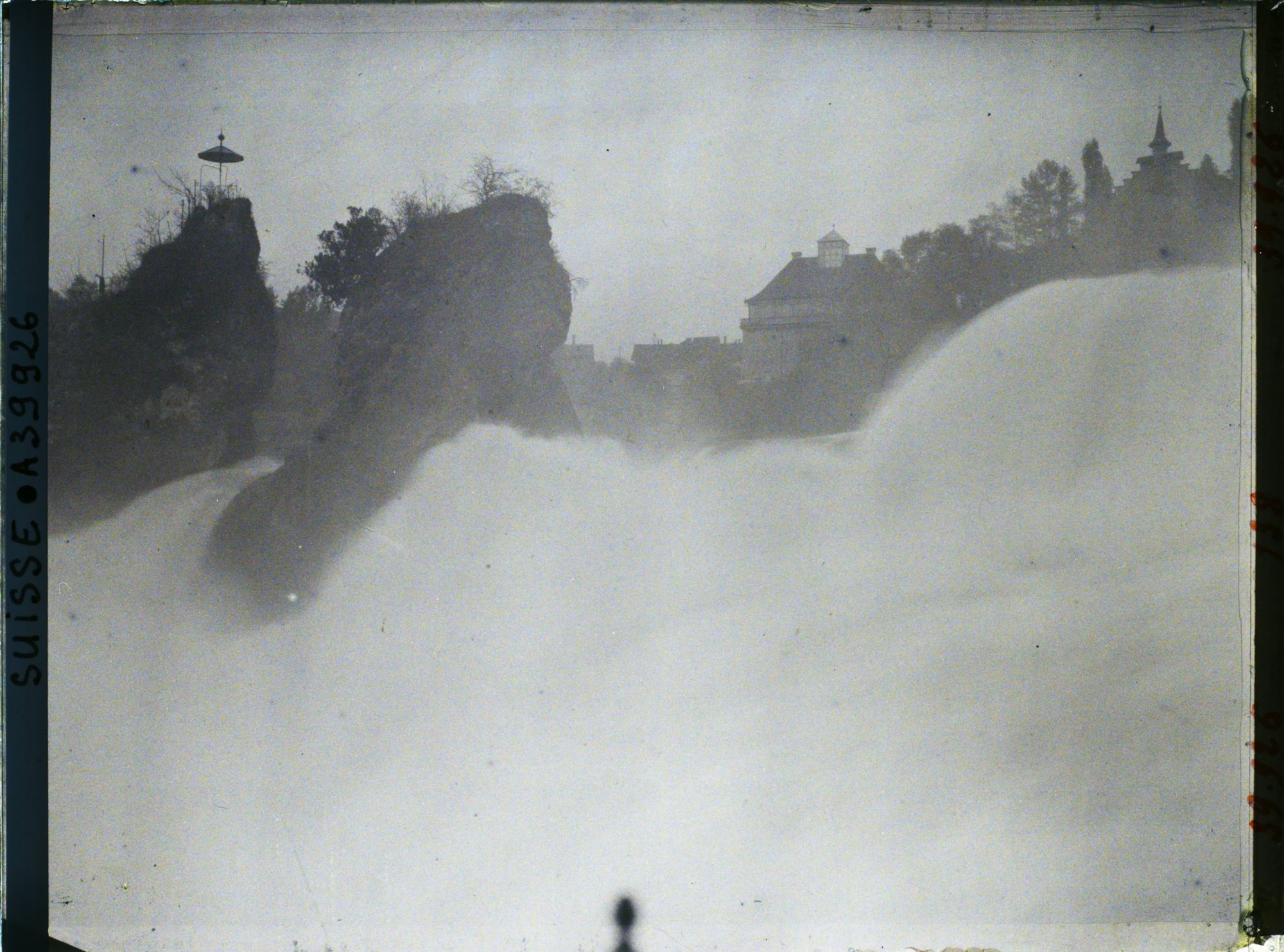 Image représentant Les chutes du Rhin vues du château de Laufen