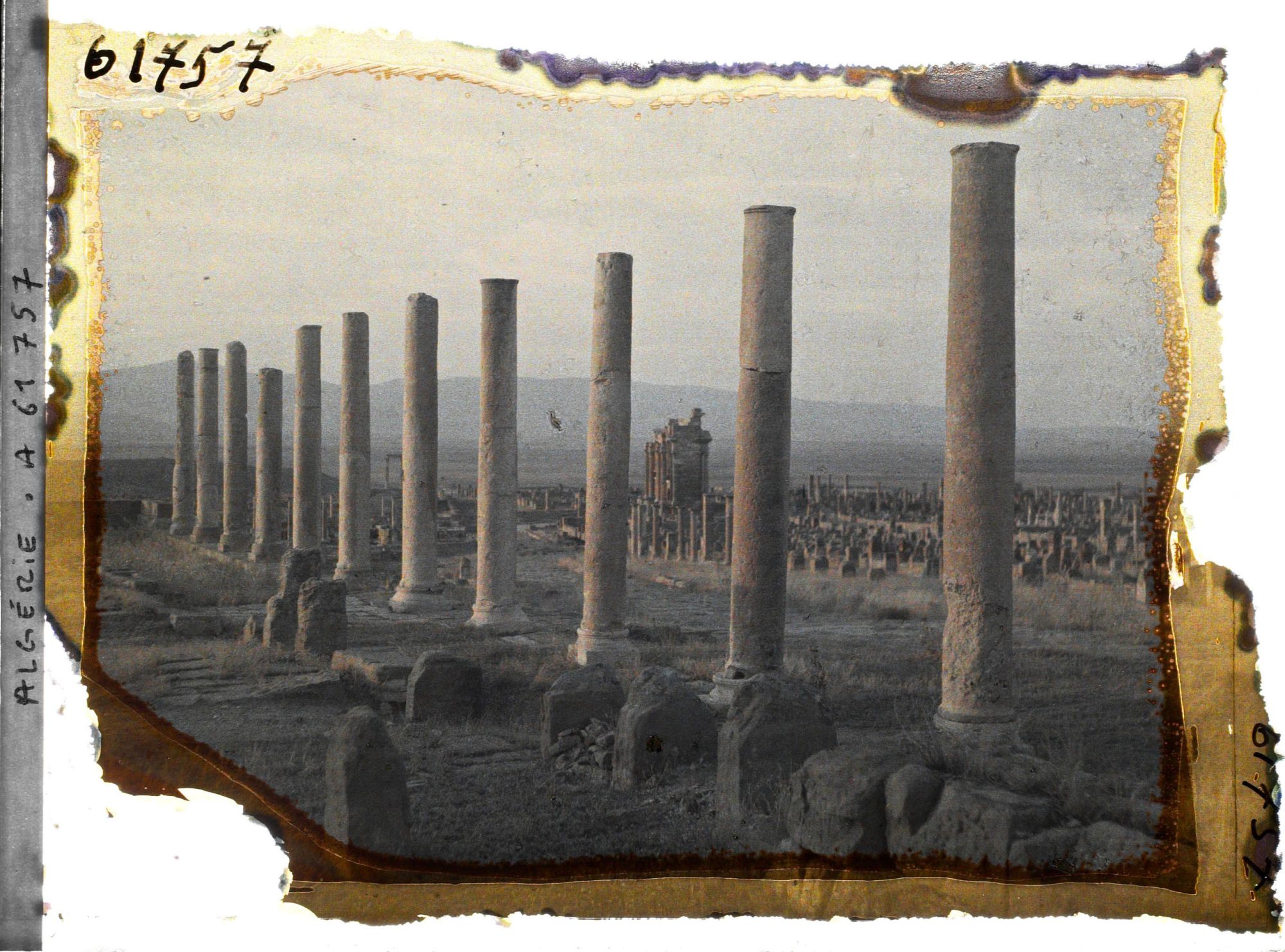 Image représentant Algérie, Timgad, Le soir dans les ruines