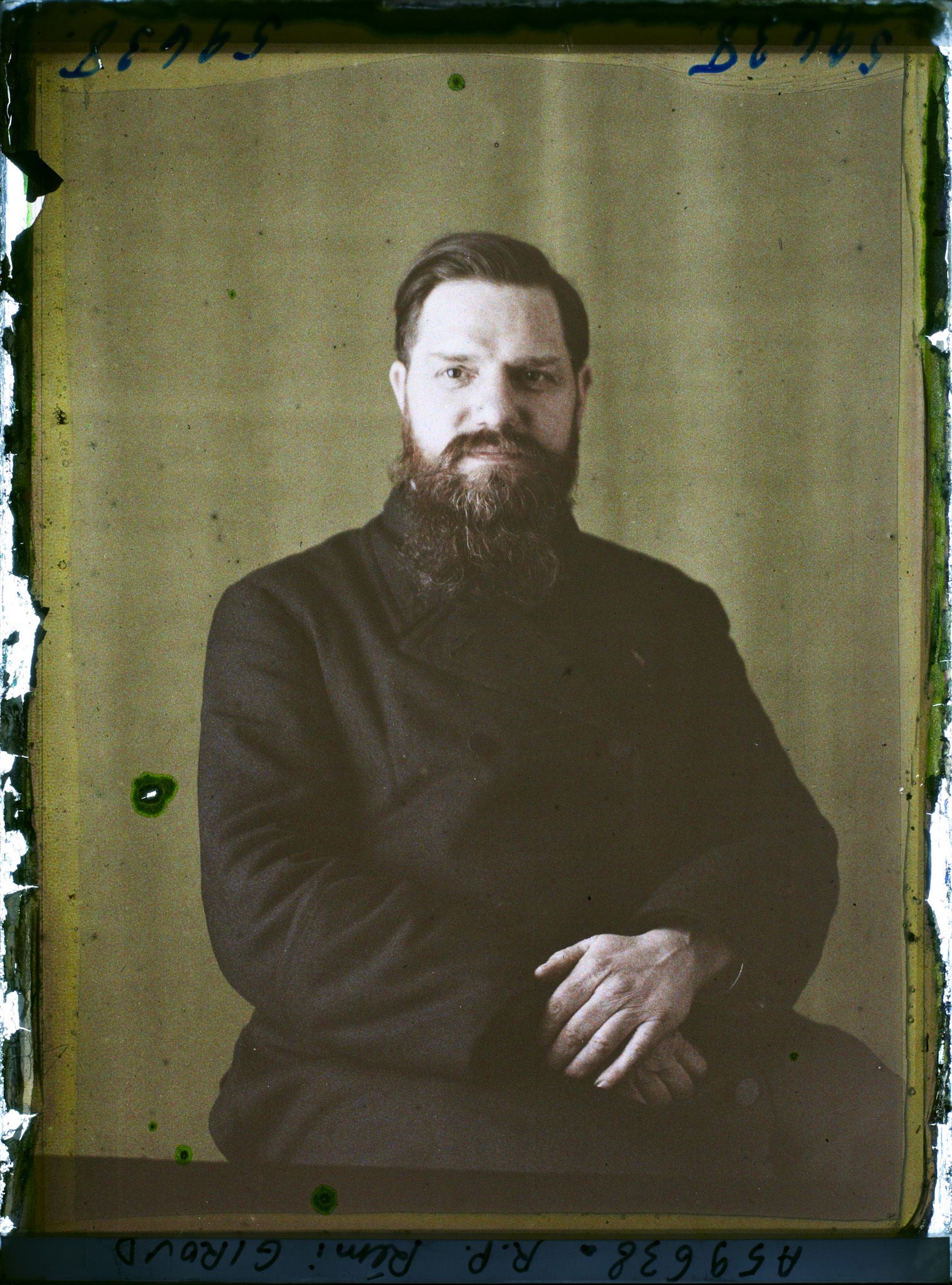 Image représentant https://musee-albert-kahn.s-museum.fr/home/NWQ2OTAwYzNmYjZlZTk1ZWQwODJmMjY4L2dlbmVyaWMtbm90aWNlLXRhYi9hdXRob3JpdHkvNjE3YTc5ZjVjZjhiODk2OGIzMzM3ZDIx/5d6900c3fb6ee95ed082f268/generic-notice-tab/authority/617a79ebcf8b8968b3336db1 Le Révérend Père Rémi Giroud