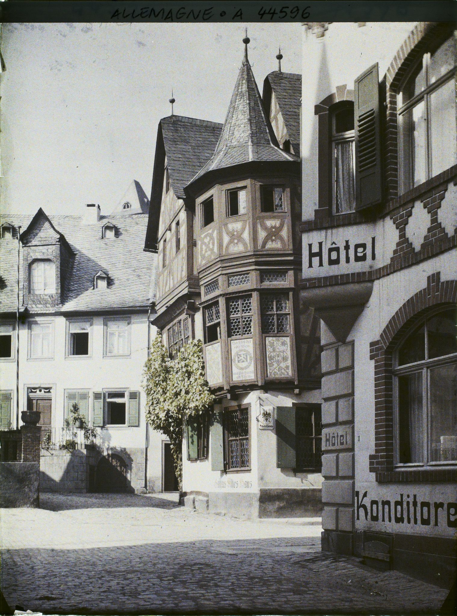 Image représentant Allemagne, Bacharach, Coin de Rue et Vieilles maisons