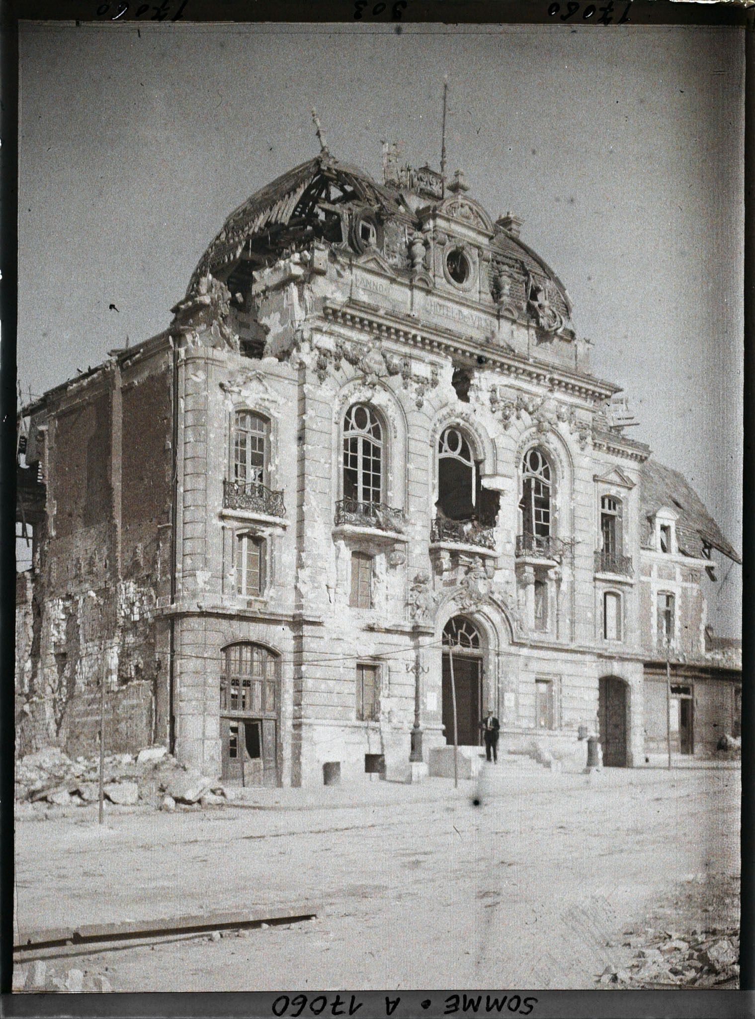 Image représentant France, Montdidier, L'Hôtel de Ville seul