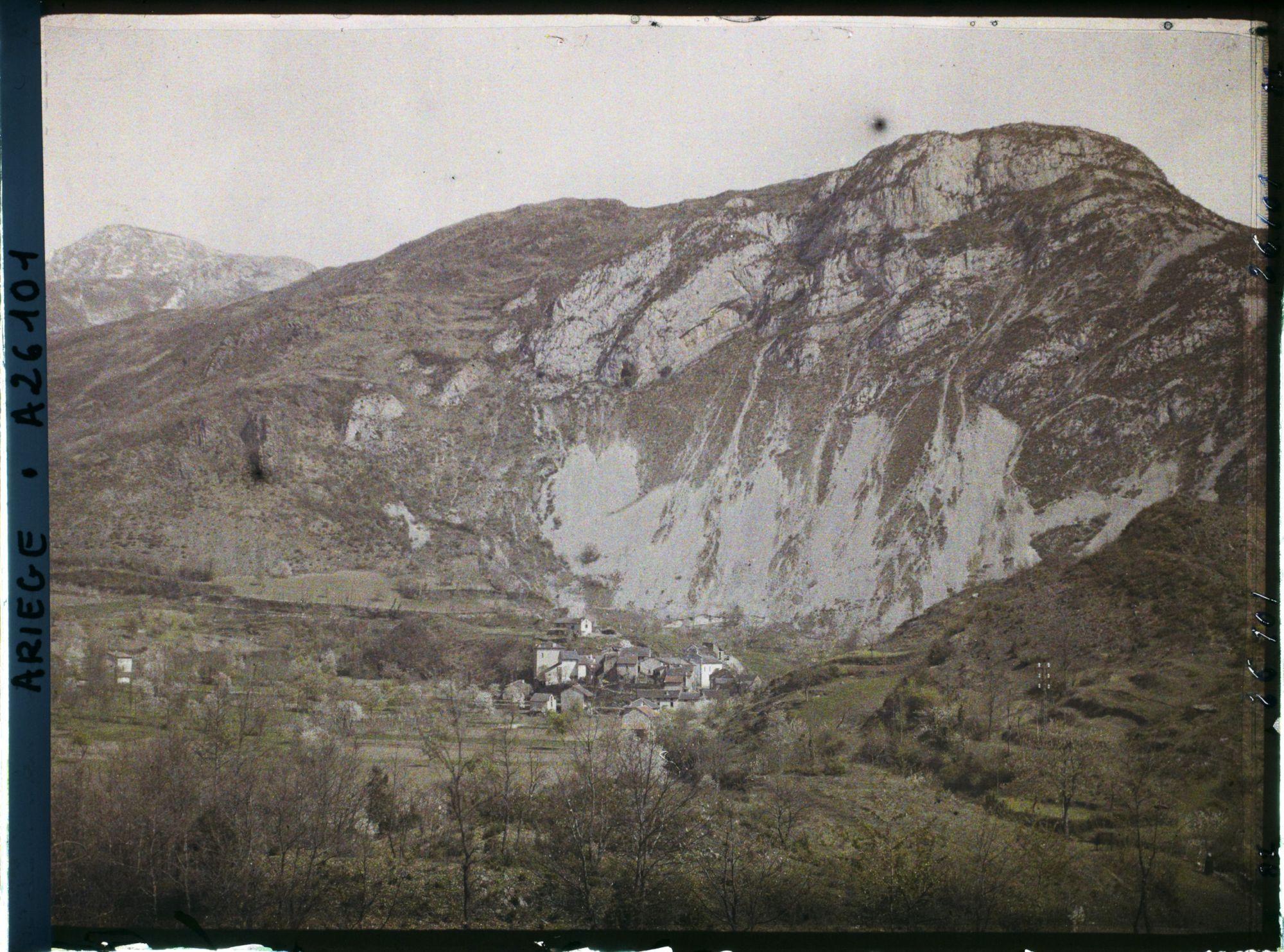 Image représentant Le vieux village vu d'ensemble