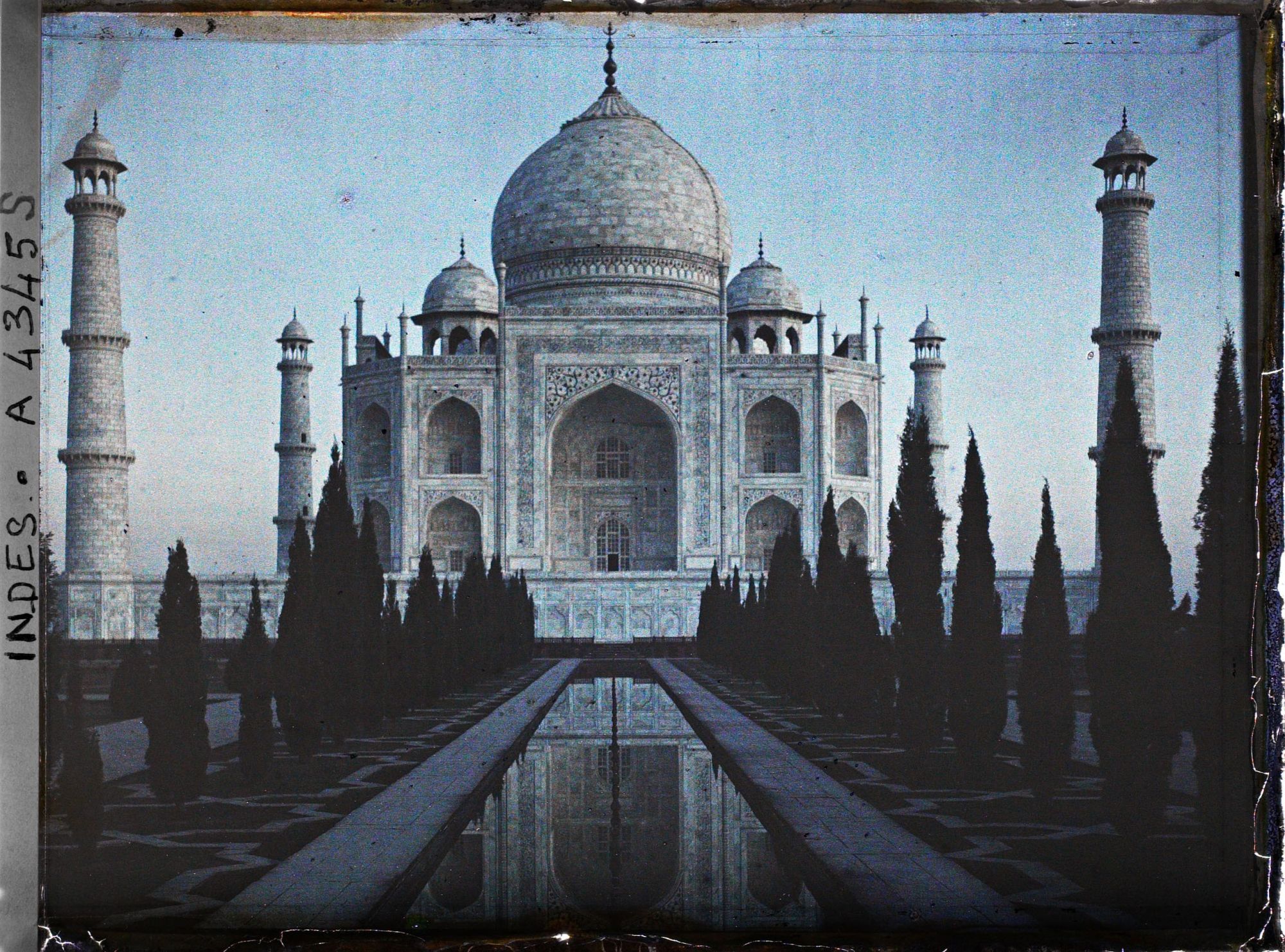 Image représentant Le grand canal axial et le mausolée du Taj Mahal