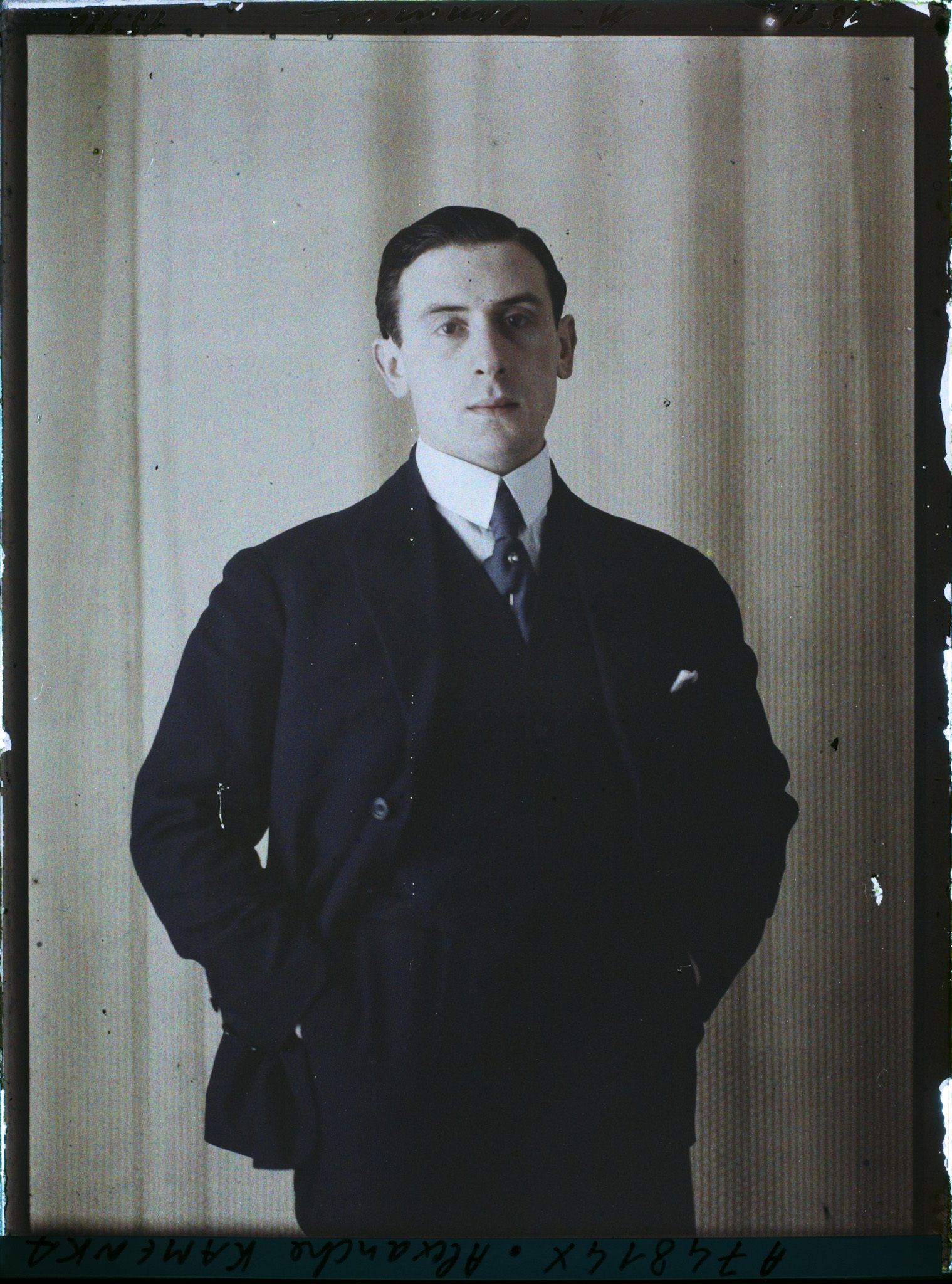 Image représentant Monsieur  https://musee-albert-kahn.s-museum.fr/home/NWQ2OTAwYzNmYjZlZTk1ZWQwODJmMjY4L2dlbmVyaWMtbm90aWNlLXRhYi9hdXRob3JpdHkvNjE3YTc5ZjVjZjhiODk2OGIzMzM3ZDIx/5d6900c3fb6ee95ed082f268/generic-notice-tab/authority/617a79ebcf8b8968b3337058 Alexandre Kamenka