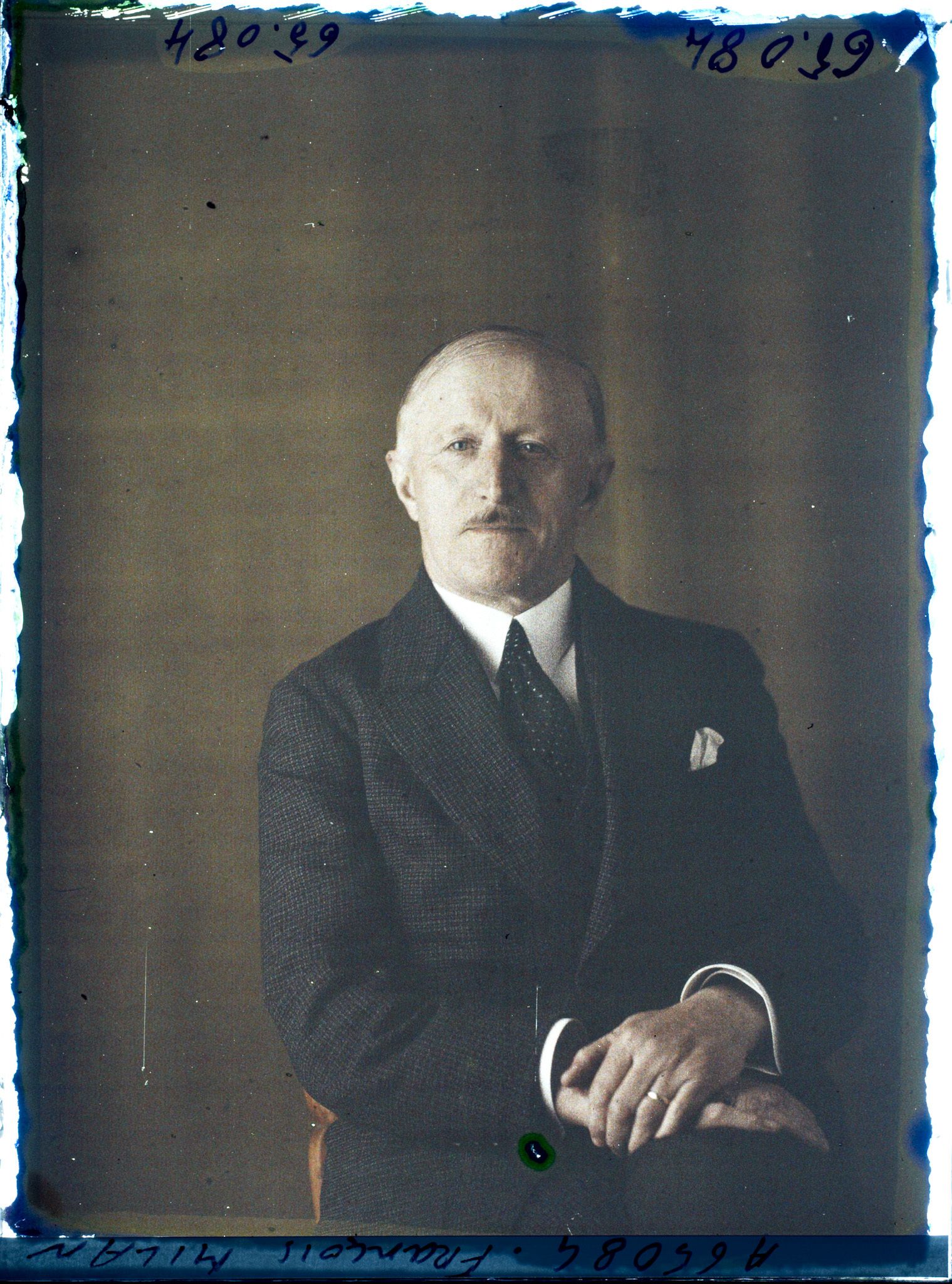 Image représentant https://musee-albert-kahn.s-museum.fr/home/NWQ2OTAwYzNmYjZlZTk1ZWQwODJmMjY4L2dlbmVyaWMtbm90aWNlLXRhYi9hdXRob3JpdHkvNjE3YTc5ZjVjZjhiODk2OGIzMzM3ZDIx/5d6900c3fb6ee95ed082f268/generic-notice-tab/authority/617a79ebcf8b8968b33373fb Monsieur François Milan