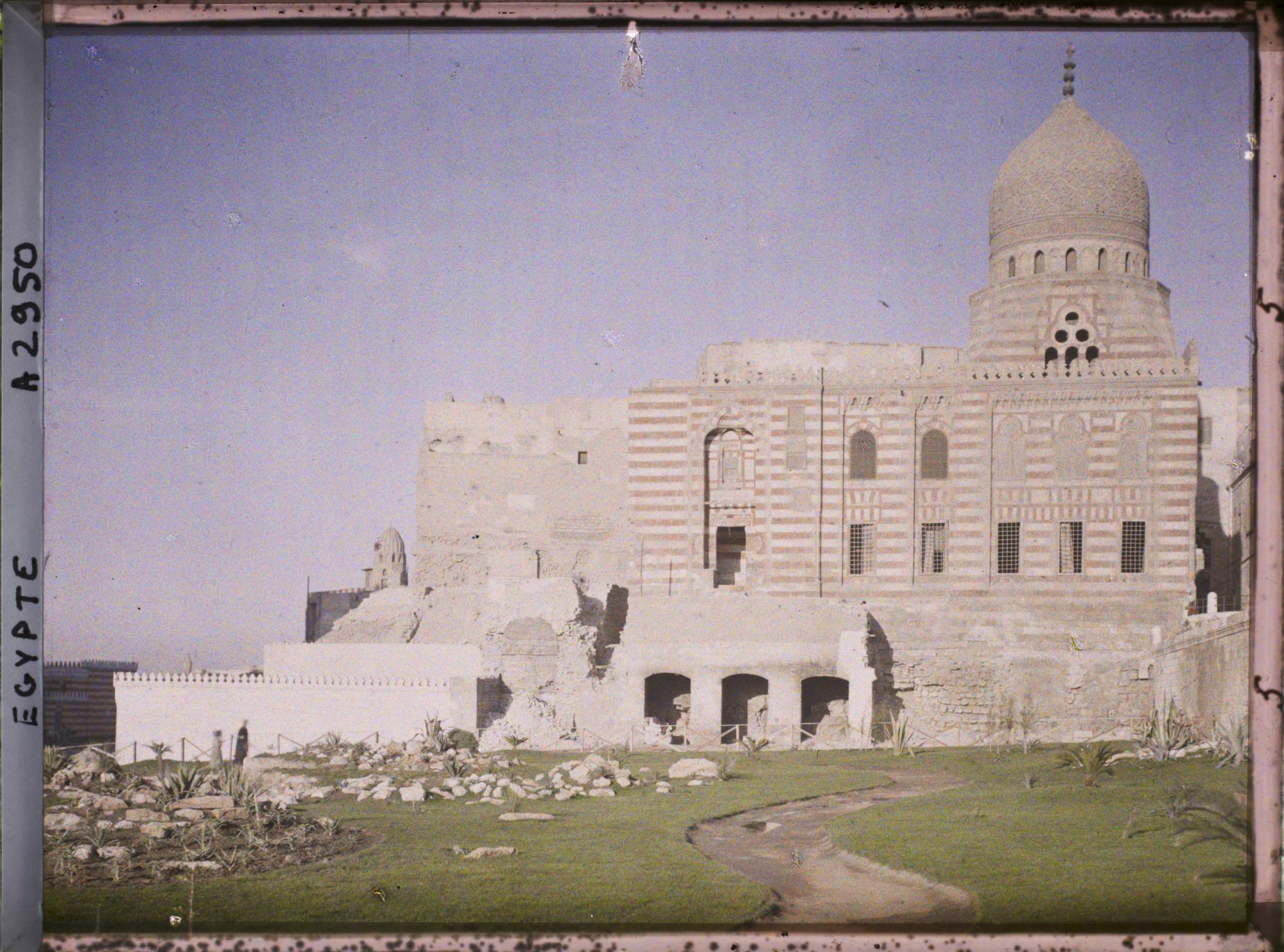 Image représentant Le côté sud de la Mosquée Qanibay Amir Akhur