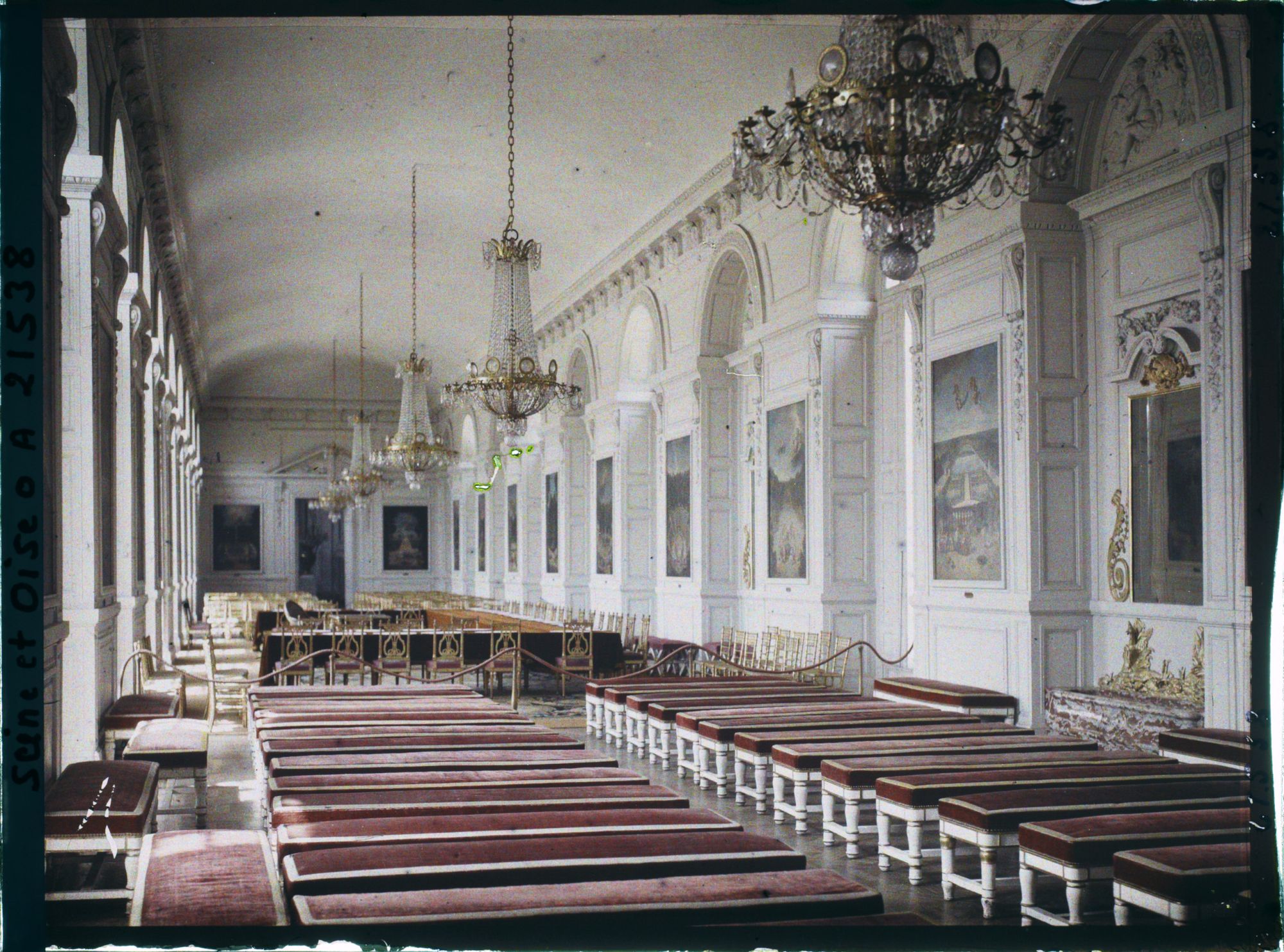 Image représentant France, Versailles, Grand Trianon : Salle de la Signature du traité de Paix avec la Hongrie
