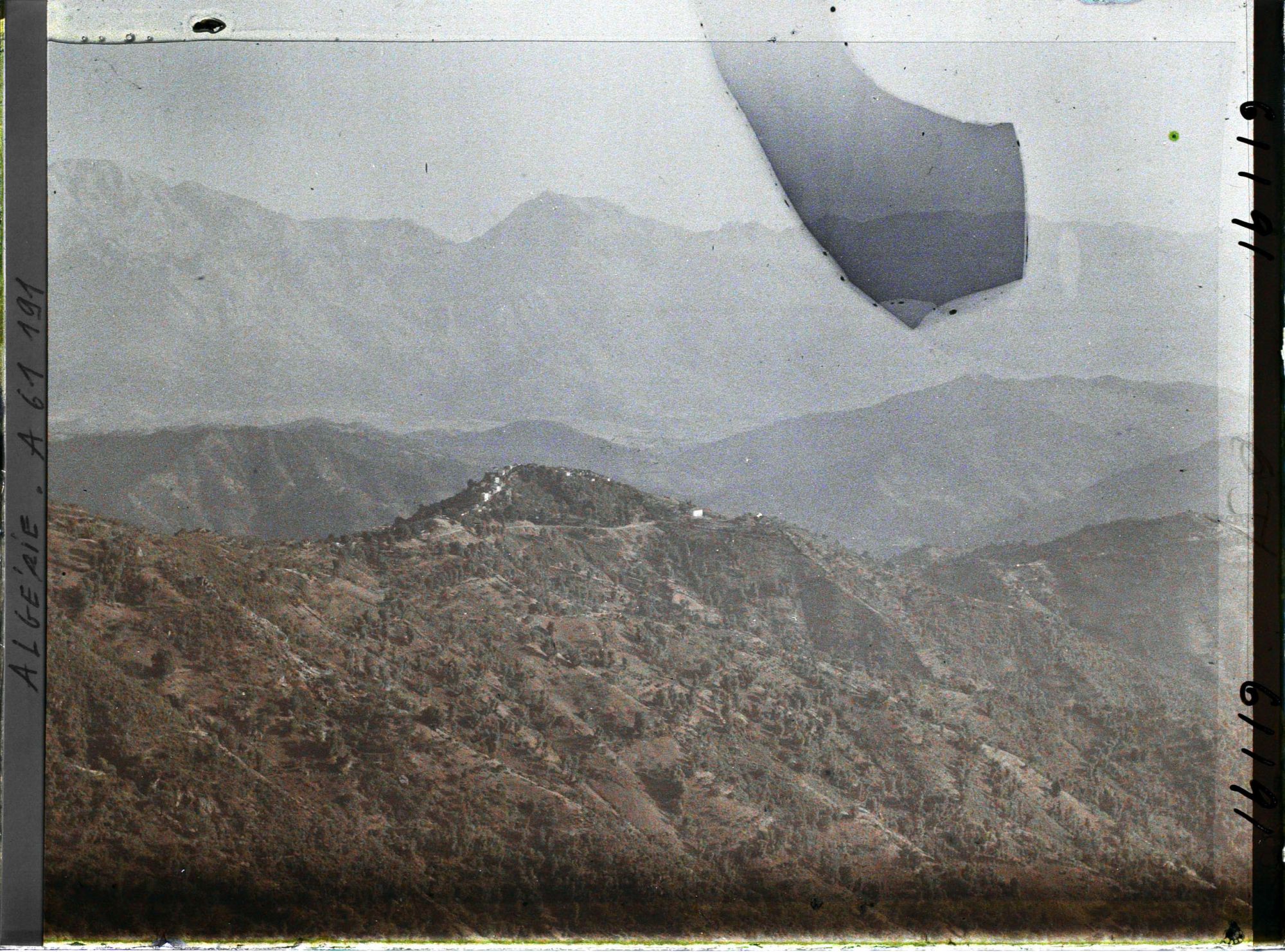Image représentant Vue générale de Fort-National et de la chaîne de montagne du Djurdjura