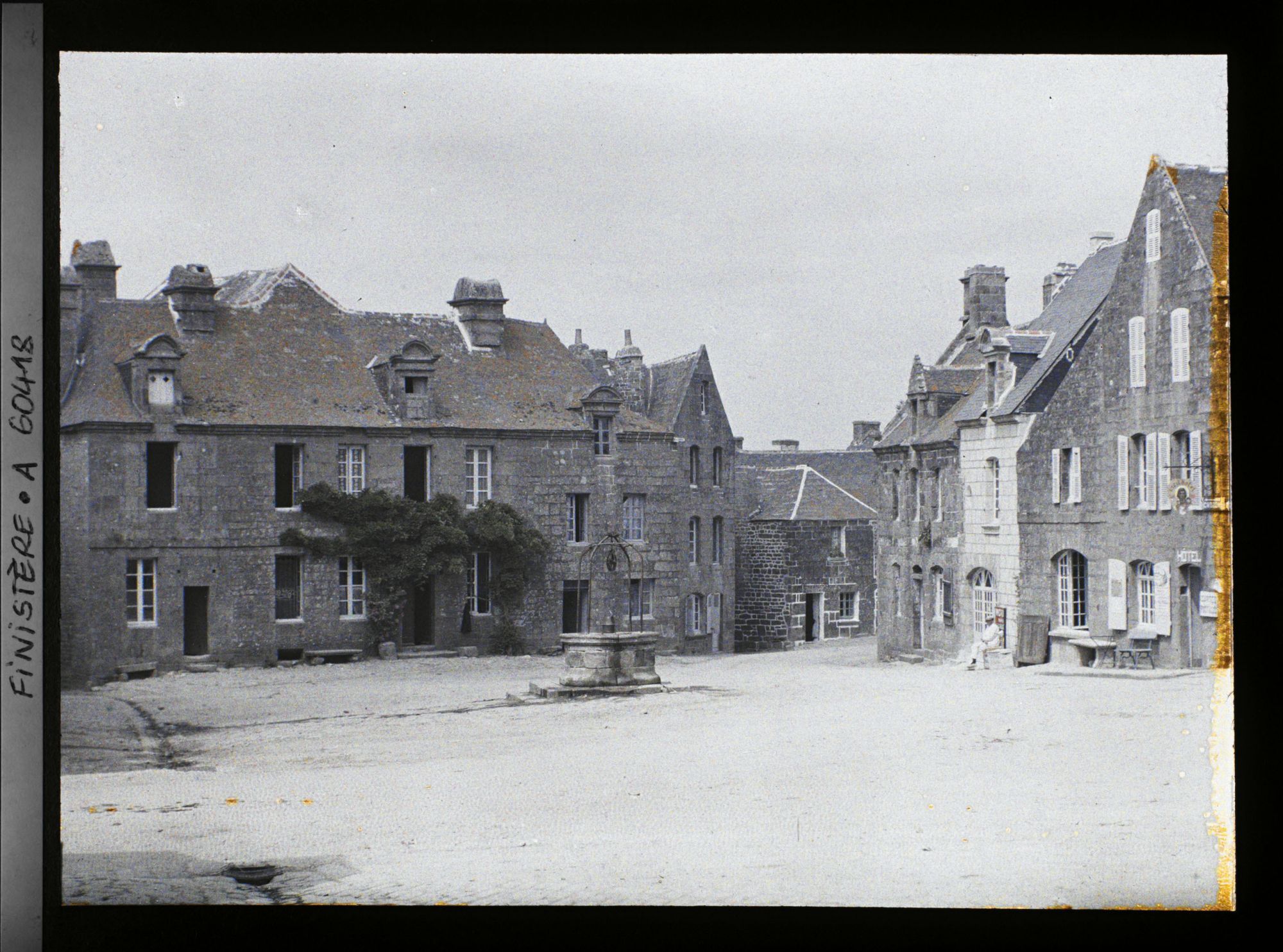 Image représentant La place de l'Eglise
