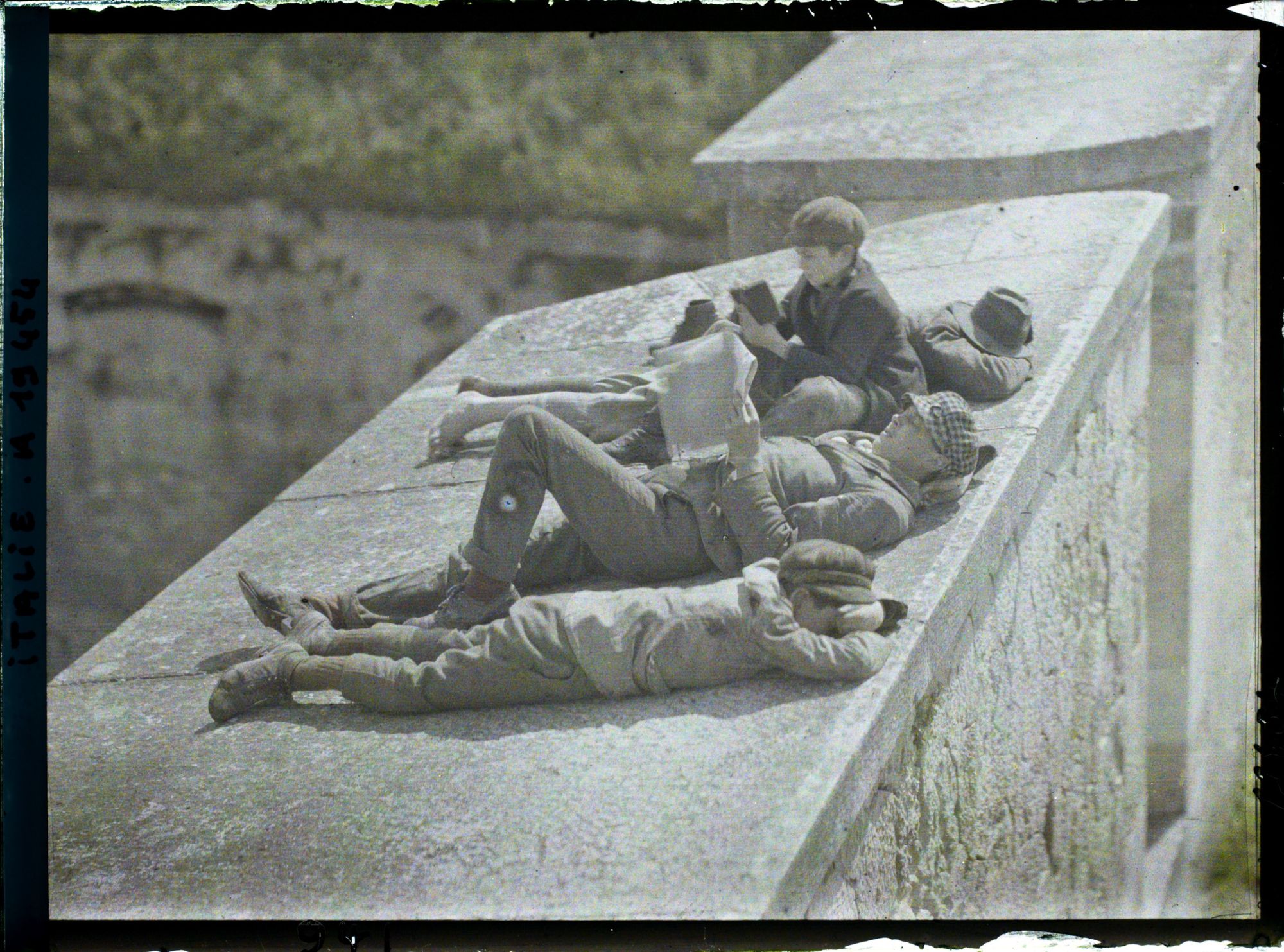 Image représentant Sur les murs des fortifications