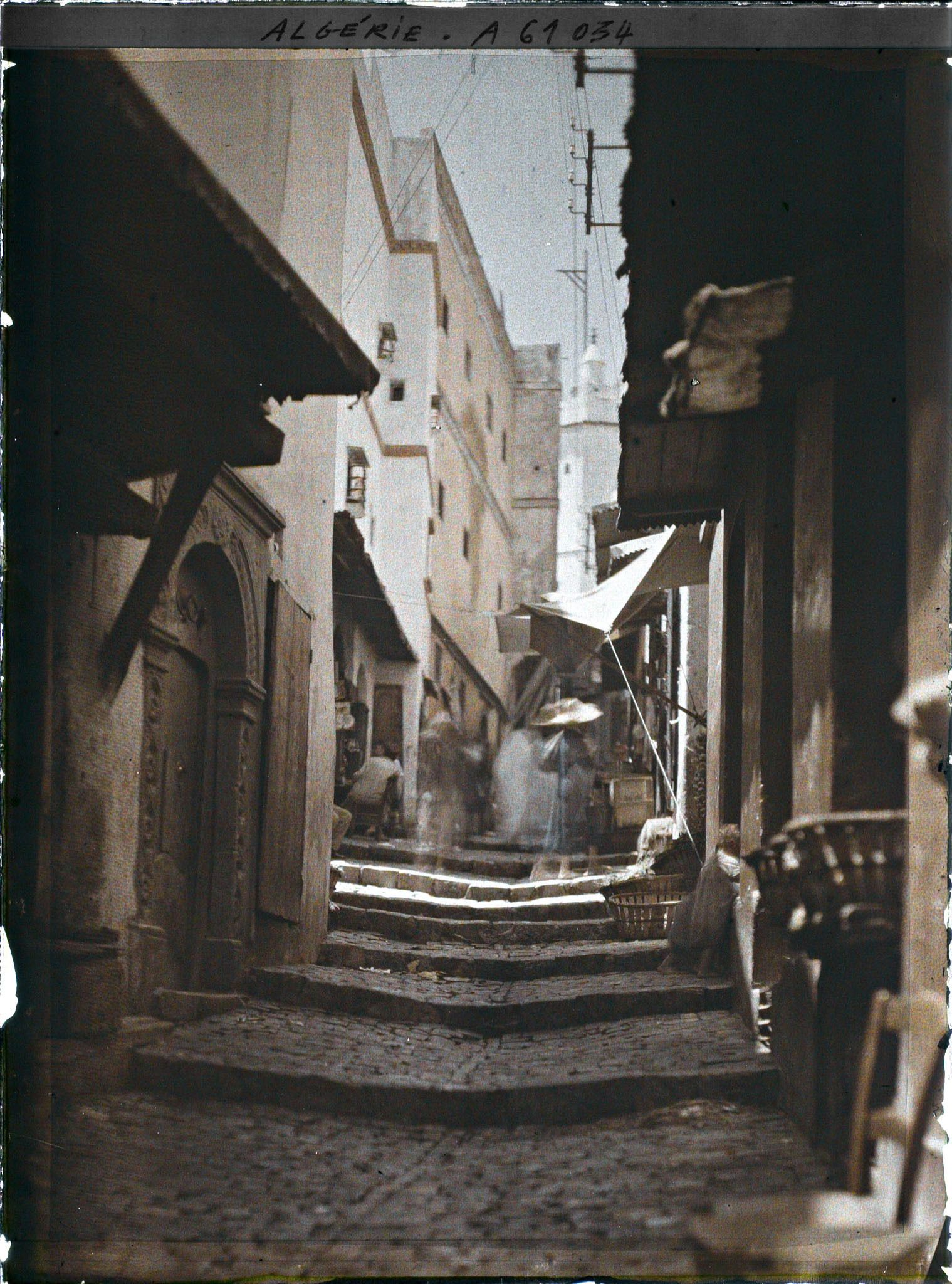 Image représentant Une rue de la Casbah (Ville Haute)