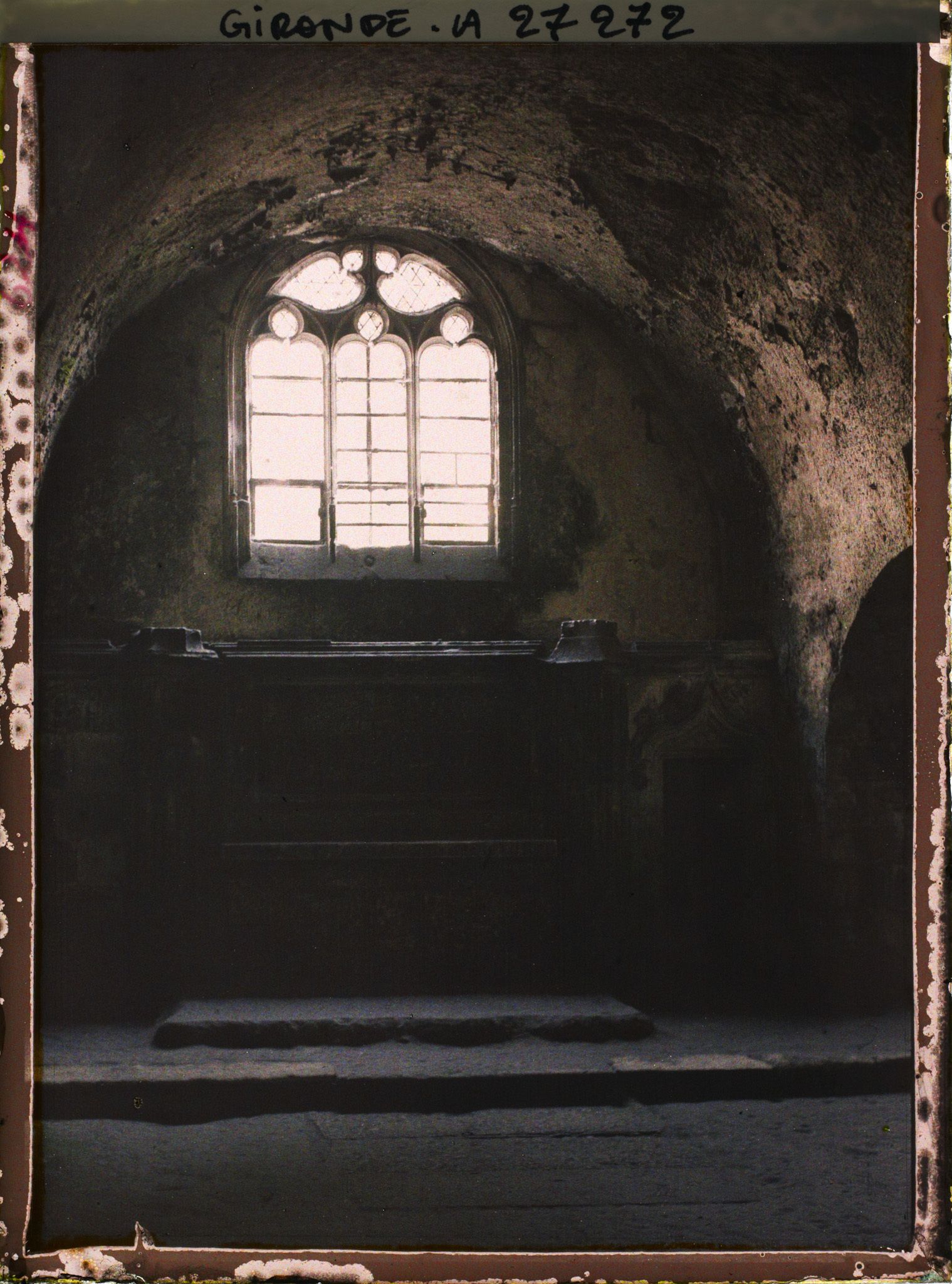 Image représentant France, St Emilion, Eglise monolithe (l'autel)