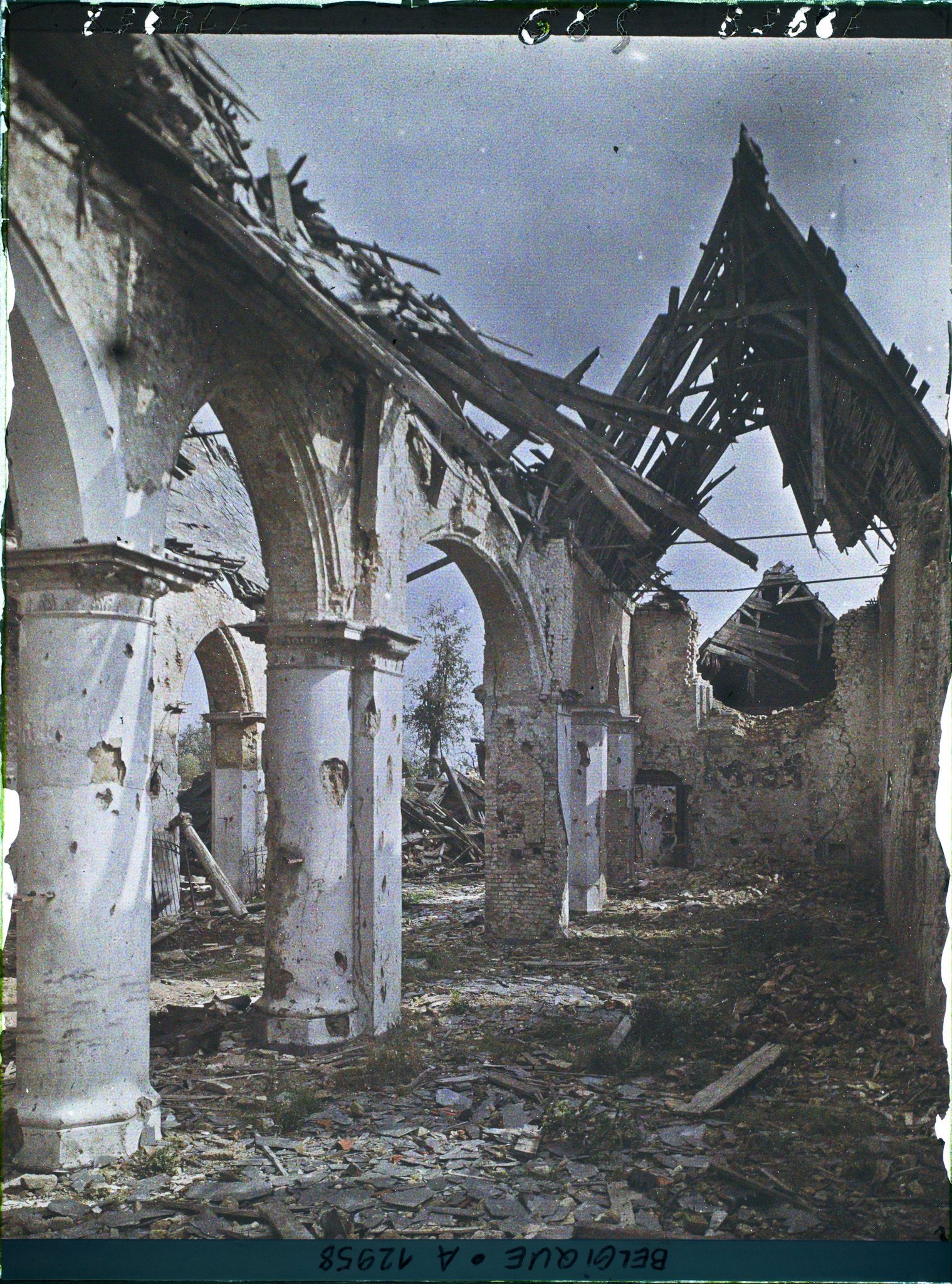 Image représentant Belgique, Woesten, Eglise