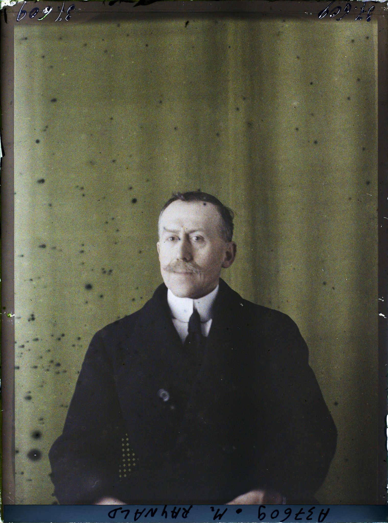 Image représentant https://musee-albert-kahn.s-museum.fr/home/NWQ2OTAwYzNmYjZlZTk1ZWQwODJmMjY4L2dlbmVyaWMtbm90aWNlLXRhYi9hdXRob3JpdHkvNjE3YTc5ZjVjZjhiODk2OGIzMzM3ZDIx/5d6900c3fb6ee95ed082f268/generic-notice-tab/authority/617a79ebcf8b8968b3337654 Georges Raynald