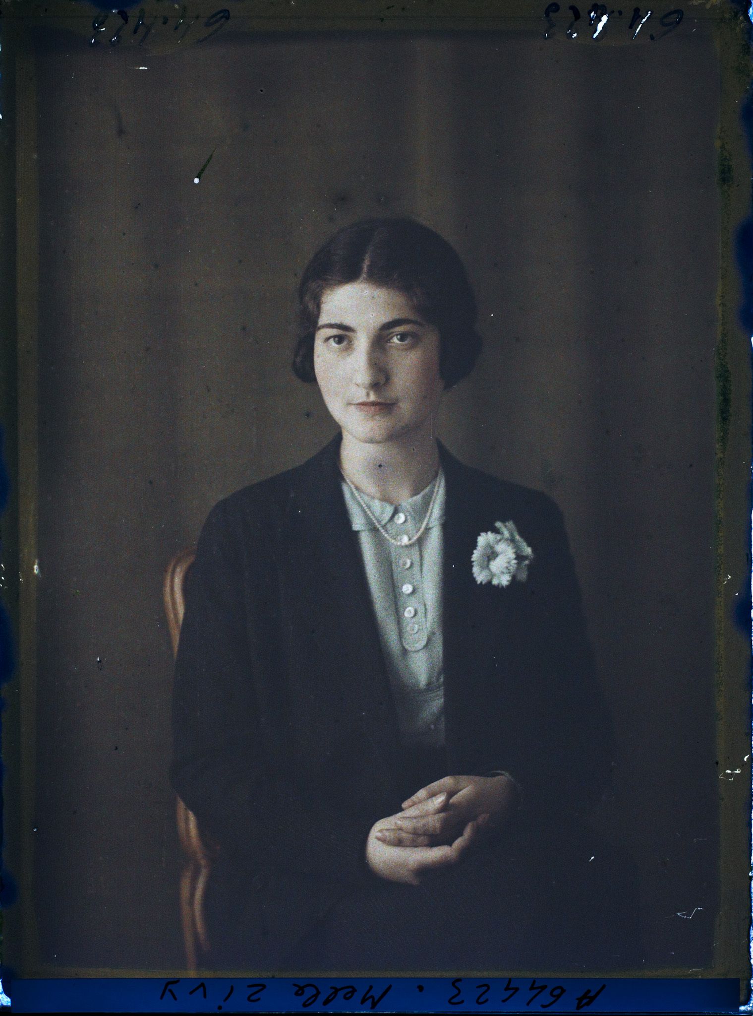 Image représentant https://musee-albert-kahn.s-museum.fr/home/NWQ2OTAwYzNmYjZlZTk1ZWQwODJmMjY4L2dlbmVyaWMtbm90aWNlLXRhYi9hdXRob3JpdHkvNjE3YTc5ZjVjZjhiODk2OGIzMzM3ZDIx/5d6900c3fb6ee95ed082f268/generic-notice-tab/authority/617a79ebcf8b8968b3337ab8 Mademoiselle Ziwy