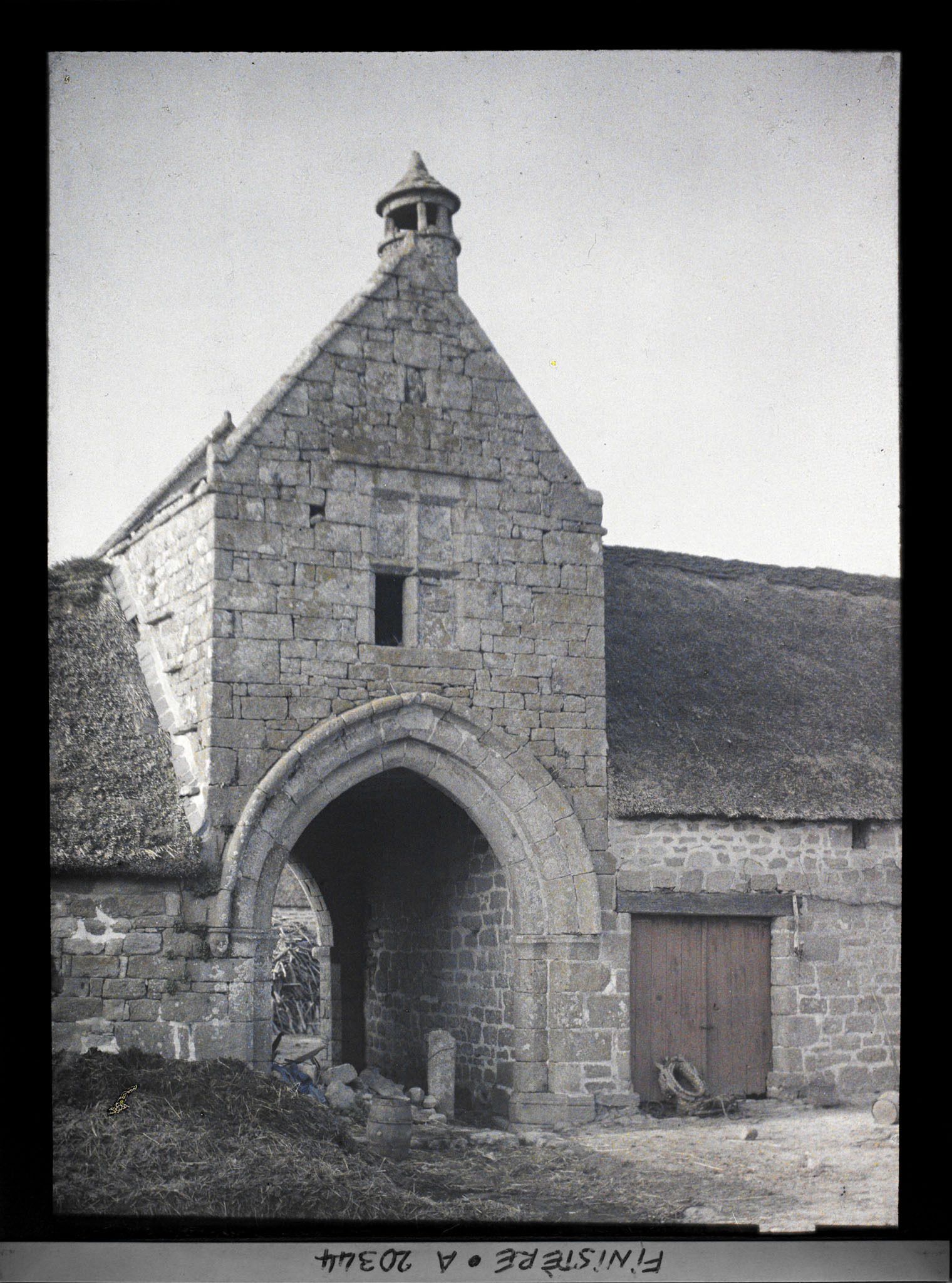 Image représentant Porche d'entrée de la grange à dîme de Pors-Lambert