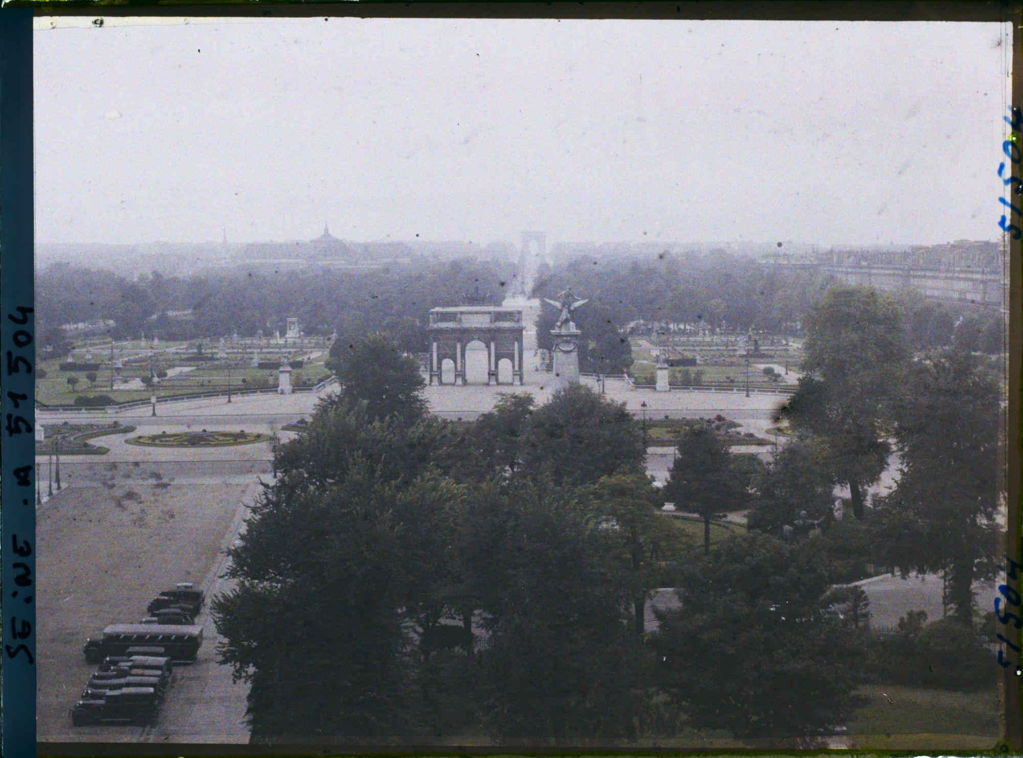 Image représentant Vue du Louvre vers la place de l'Etoile