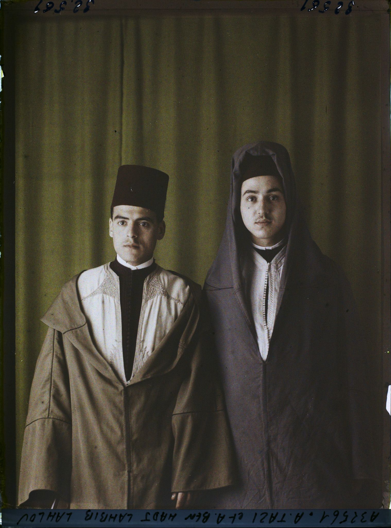 Image représentant https://musee-albert-kahn.s-museum.fr/home/NWQ2OTAwYzNmYjZlZTk1ZWQwODJmMjY4L2dlbmVyaWMtbm90aWNlLXRhYi9hdXRob3JpdHkvNjE3YTc5ZjVjZjhiODk2OGIzMzM3ZDIx/5d6900c3fb6ee95ed082f268/generic-notice-tab/authority/617a79ebcf8b8968b3336881 Abdasiher Ben Hadj Lahbib Lahlou et  https://musee-albert-kahn.s-museum.fr/home/NWQ2OTAwYzNmYjZlZTk1ZWQwODJmMjY4L2dlbmVyaWMtbm90aWNlLXRhYi9hdXRob3JpdHkvNjE3YTc5ZjVjZjhiODk2OGIzMzM3ZDIx/5d6900c3fb6ee95ed082f268/generic-notice-tab/authority/617a79ebcf8b8968b333788f Abderralman Tazi