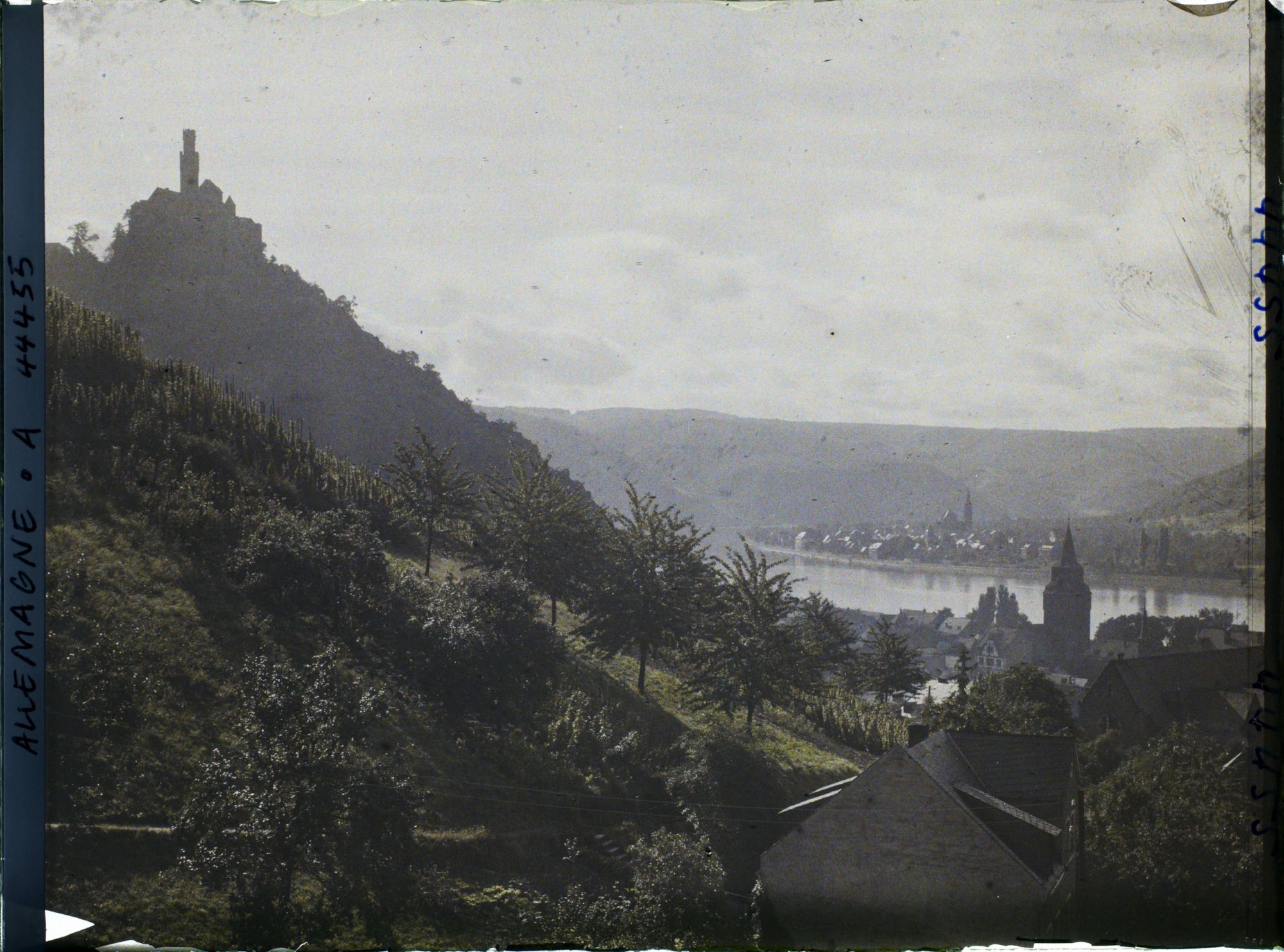 Image représentant Allemagne, Braubach, Contre jour s/ le Marksbourg